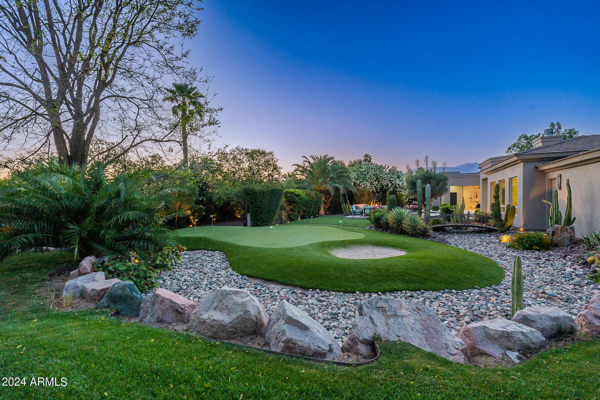 EQUESTRIAN MANOR - Residential