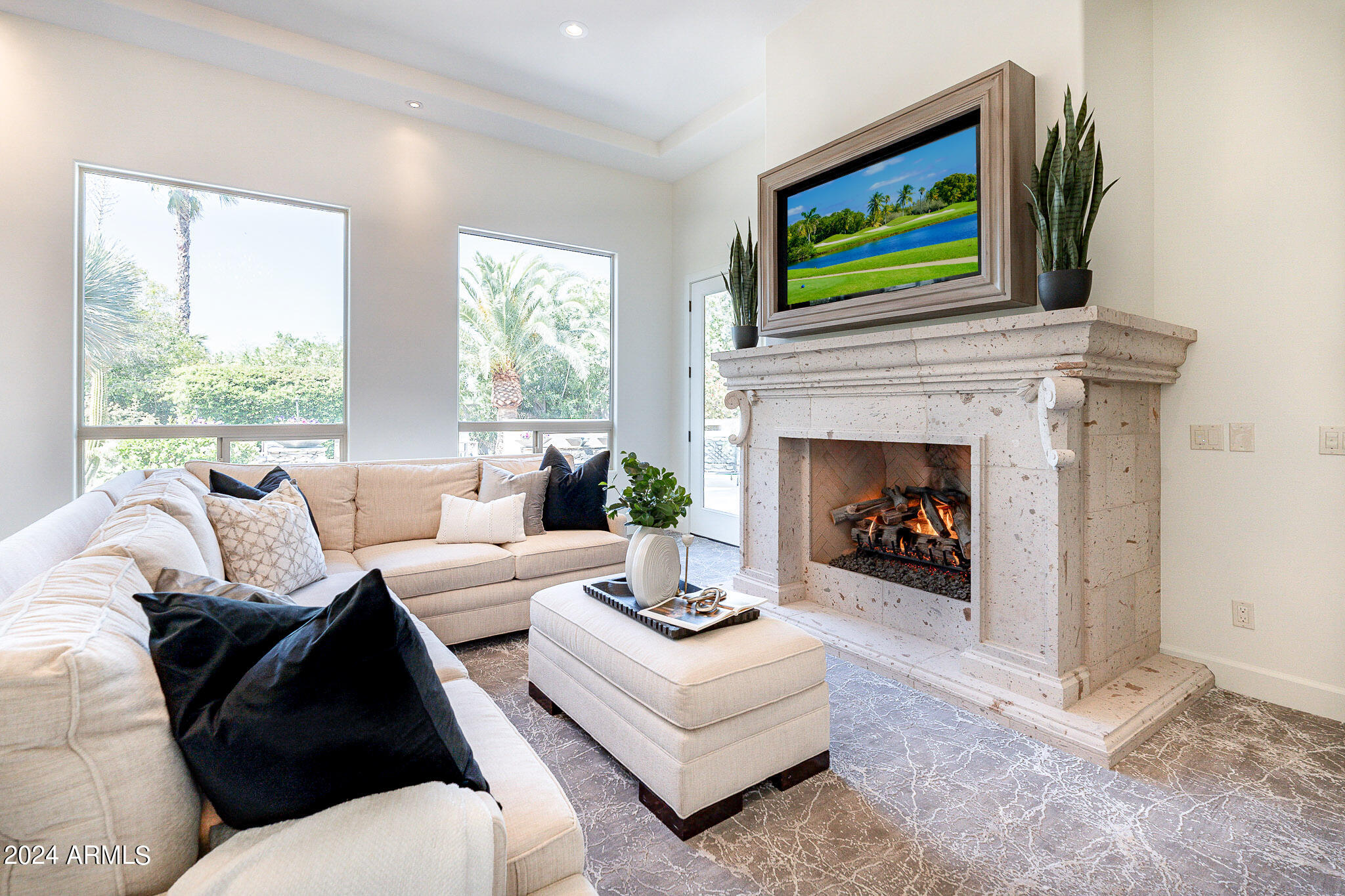 EQUESTRIAN MANOR - Residential