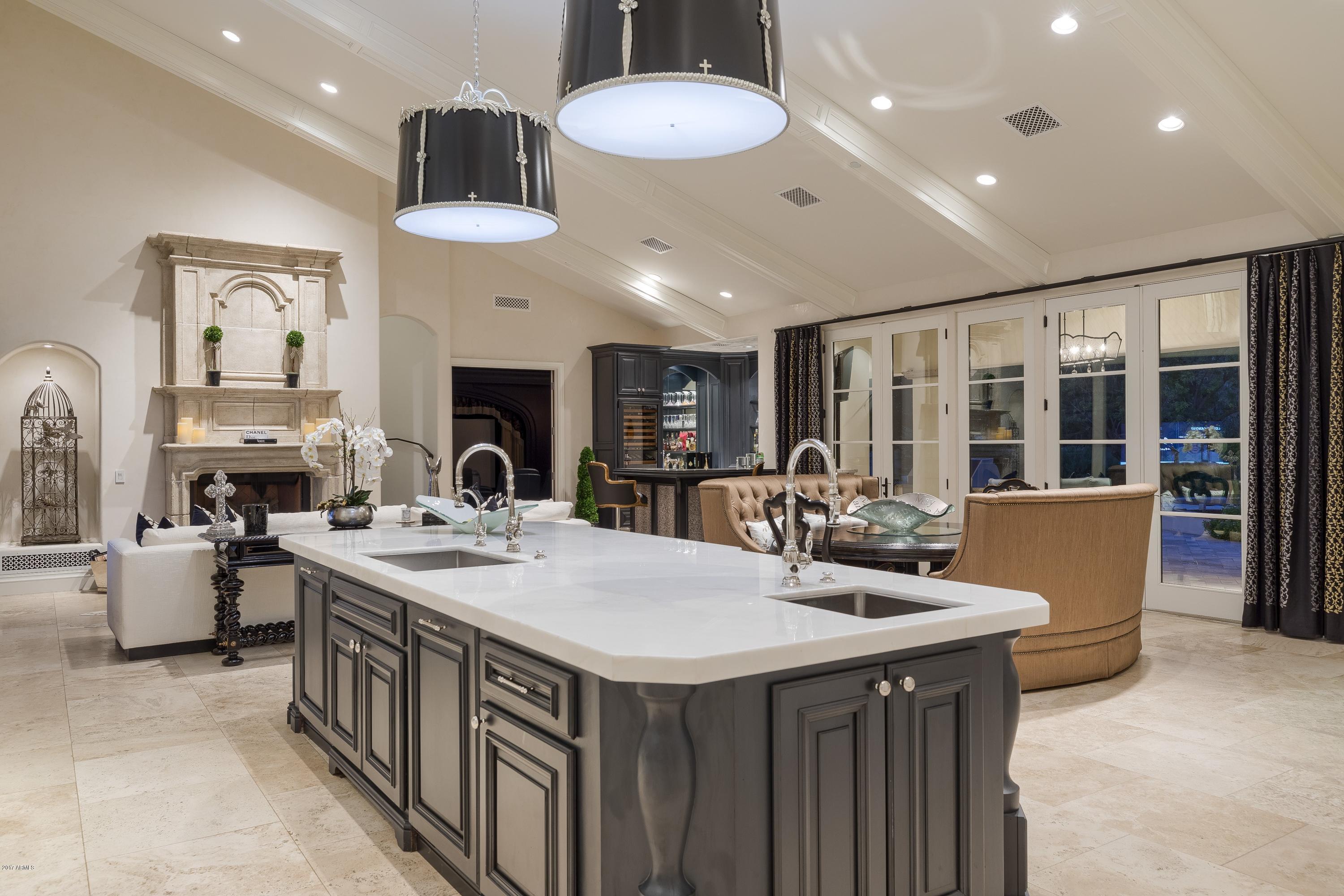 CAMELBACK COUNTRY CLUB ESTATES - Residential