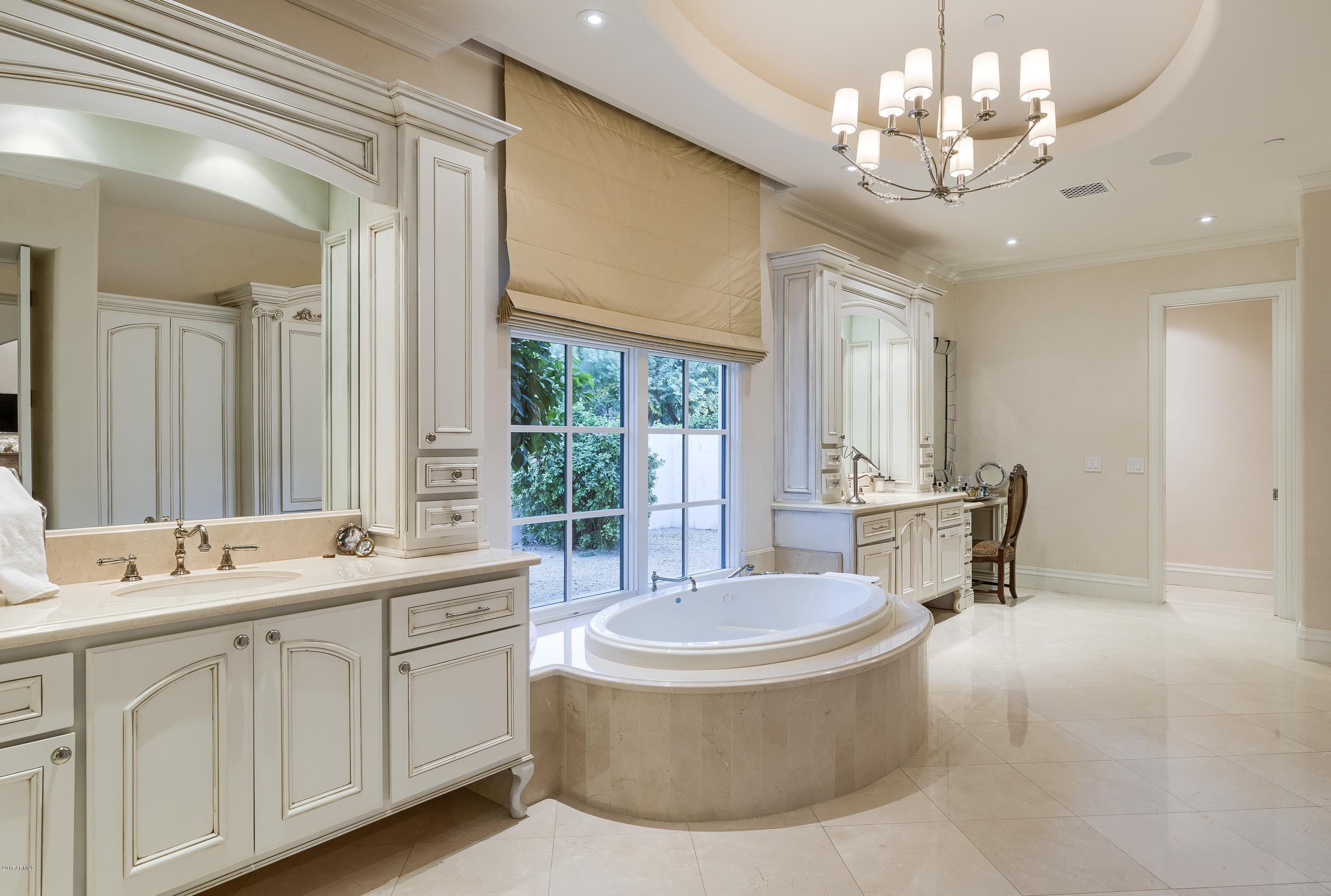CAMELBACK COUNTRY CLUB ESTATES - Residential