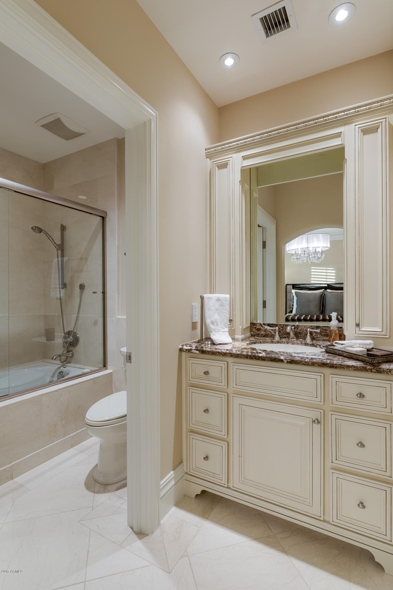CAMELBACK COUNTRY CLUB ESTATES - Residential