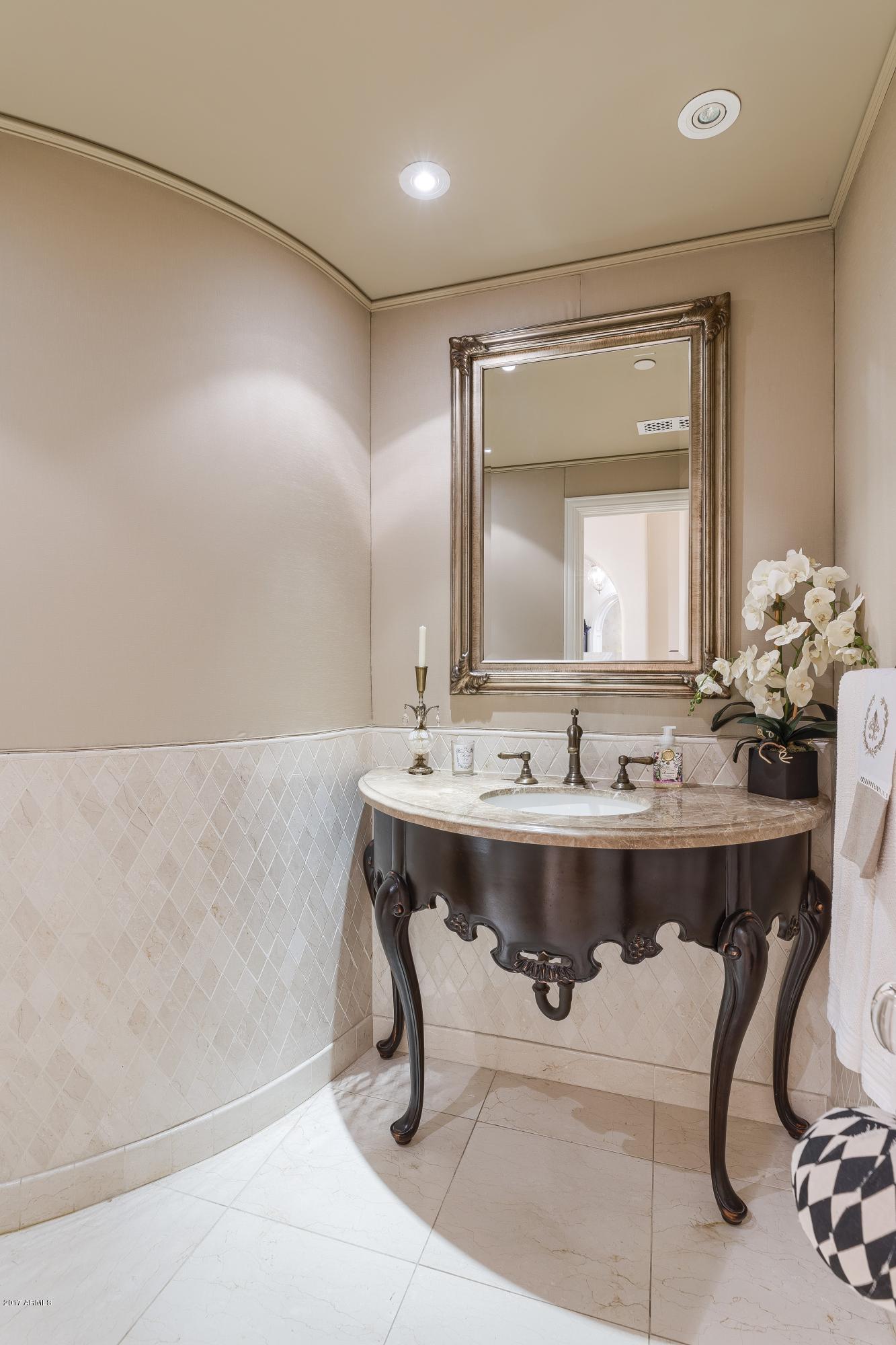 CAMELBACK COUNTRY CLUB ESTATES - Residential