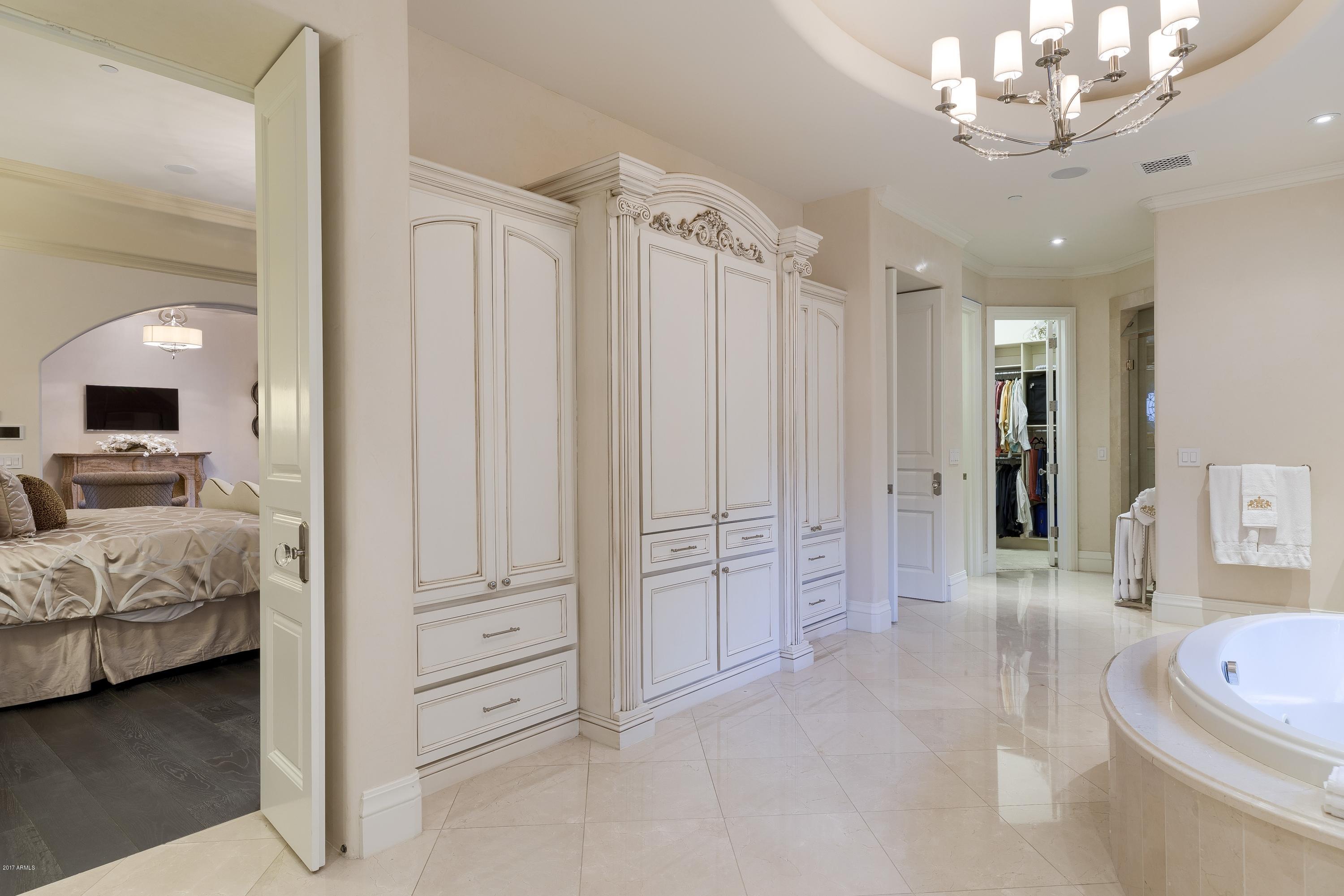 CAMELBACK COUNTRY CLUB ESTATES - Residential