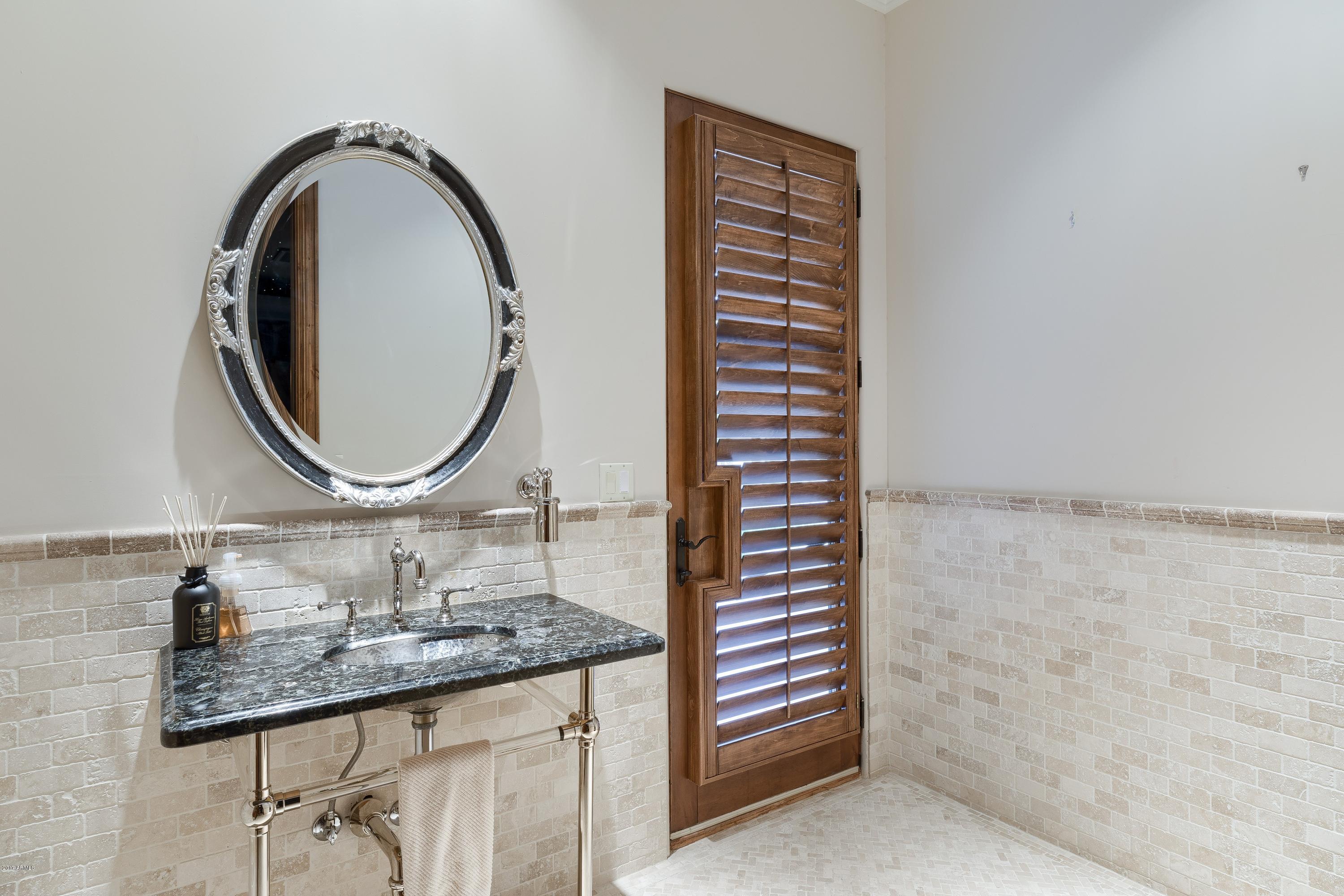 CAMELBACK COUNTRY CLUB ESTATES - Residential