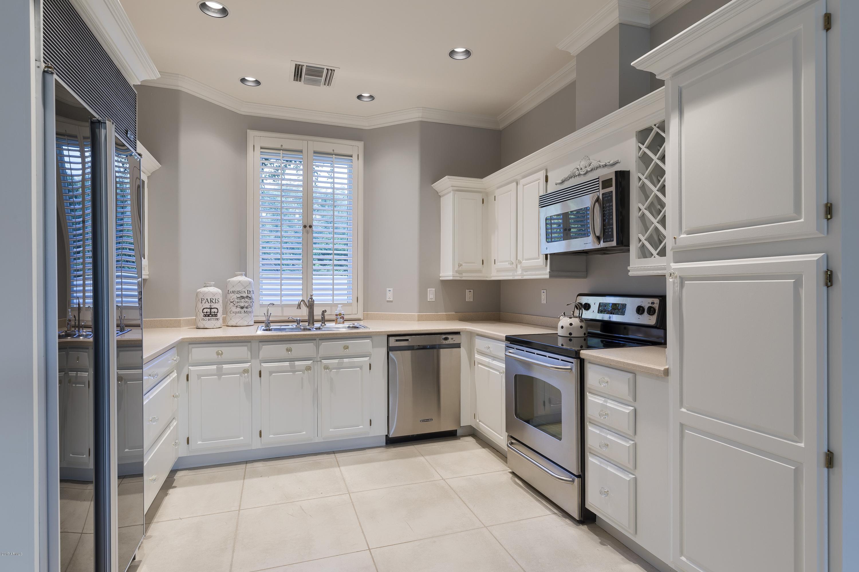 CAMELBACK COUNTRY CLUB ESTATES - Residential