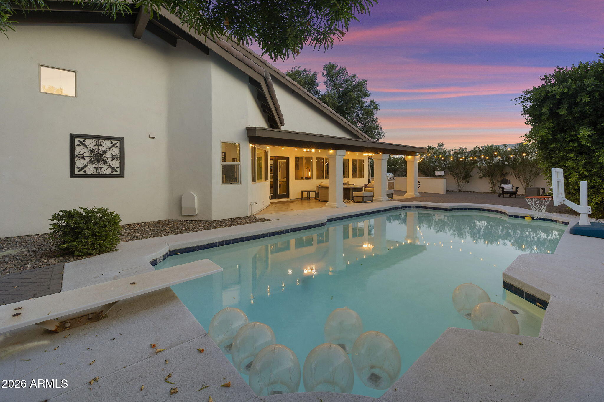 PARADISE PARK MANOR 2 - Residential