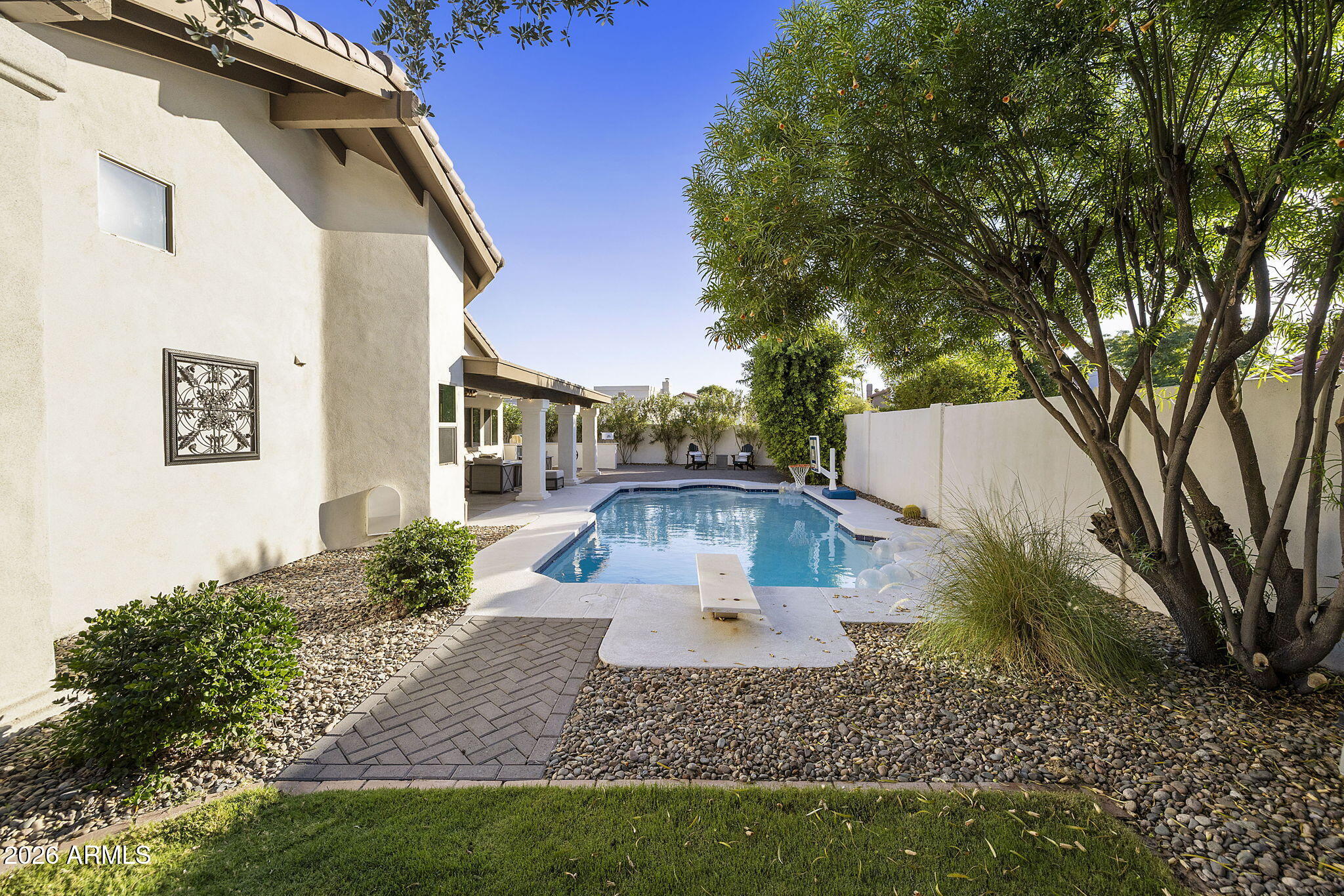 PARADISE PARK MANOR 2 - Residential