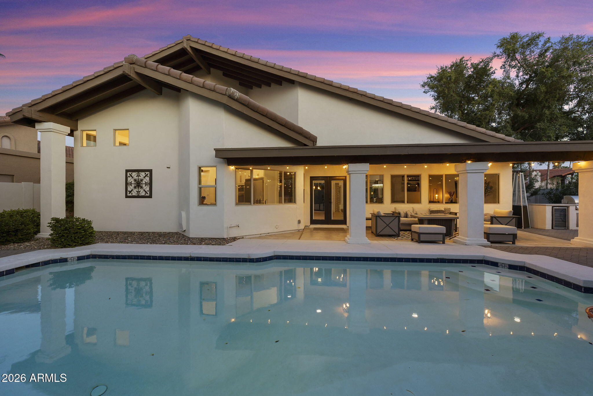 PARADISE PARK MANOR 2 - Residential