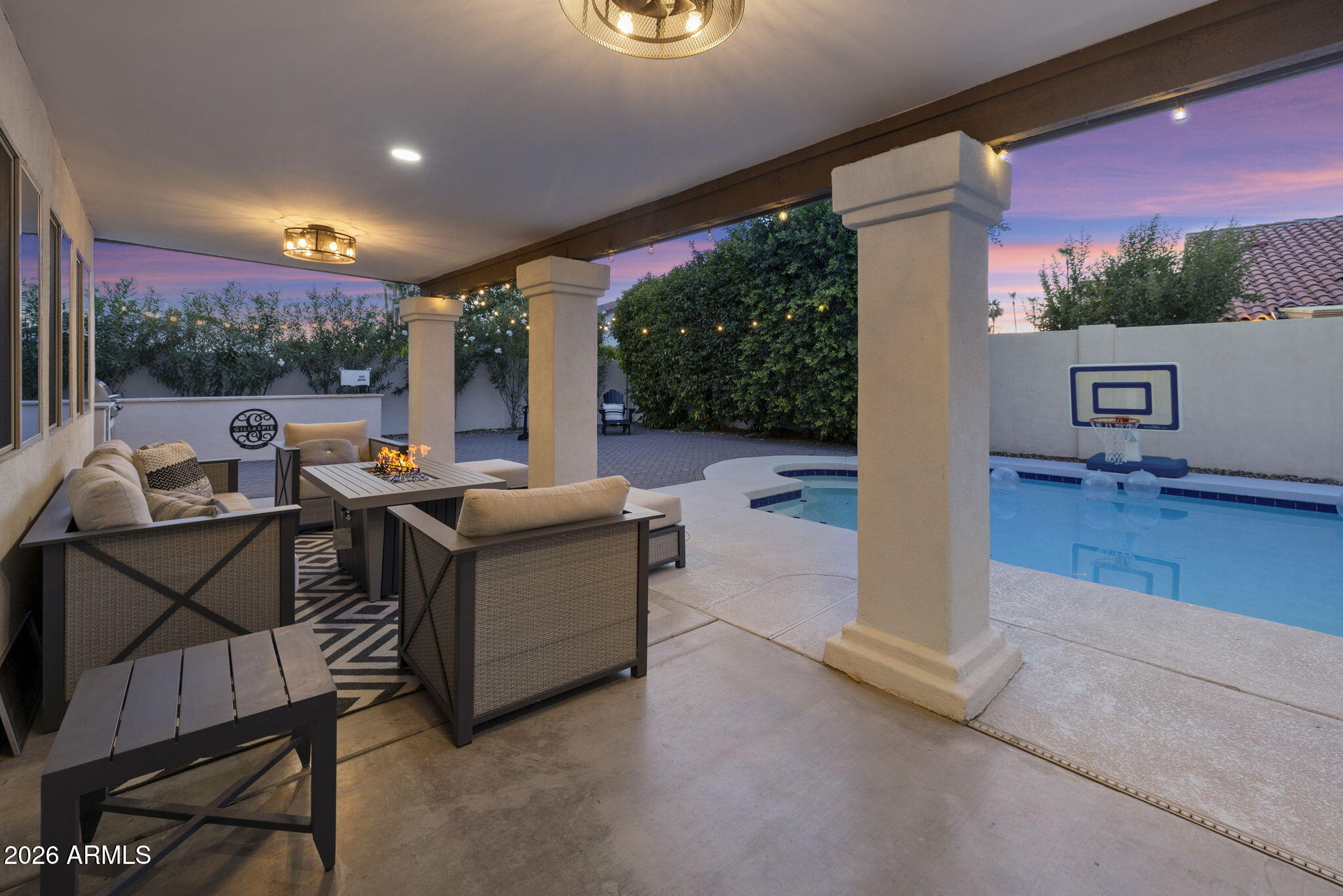 PARADISE PARK MANOR 2 - Residential