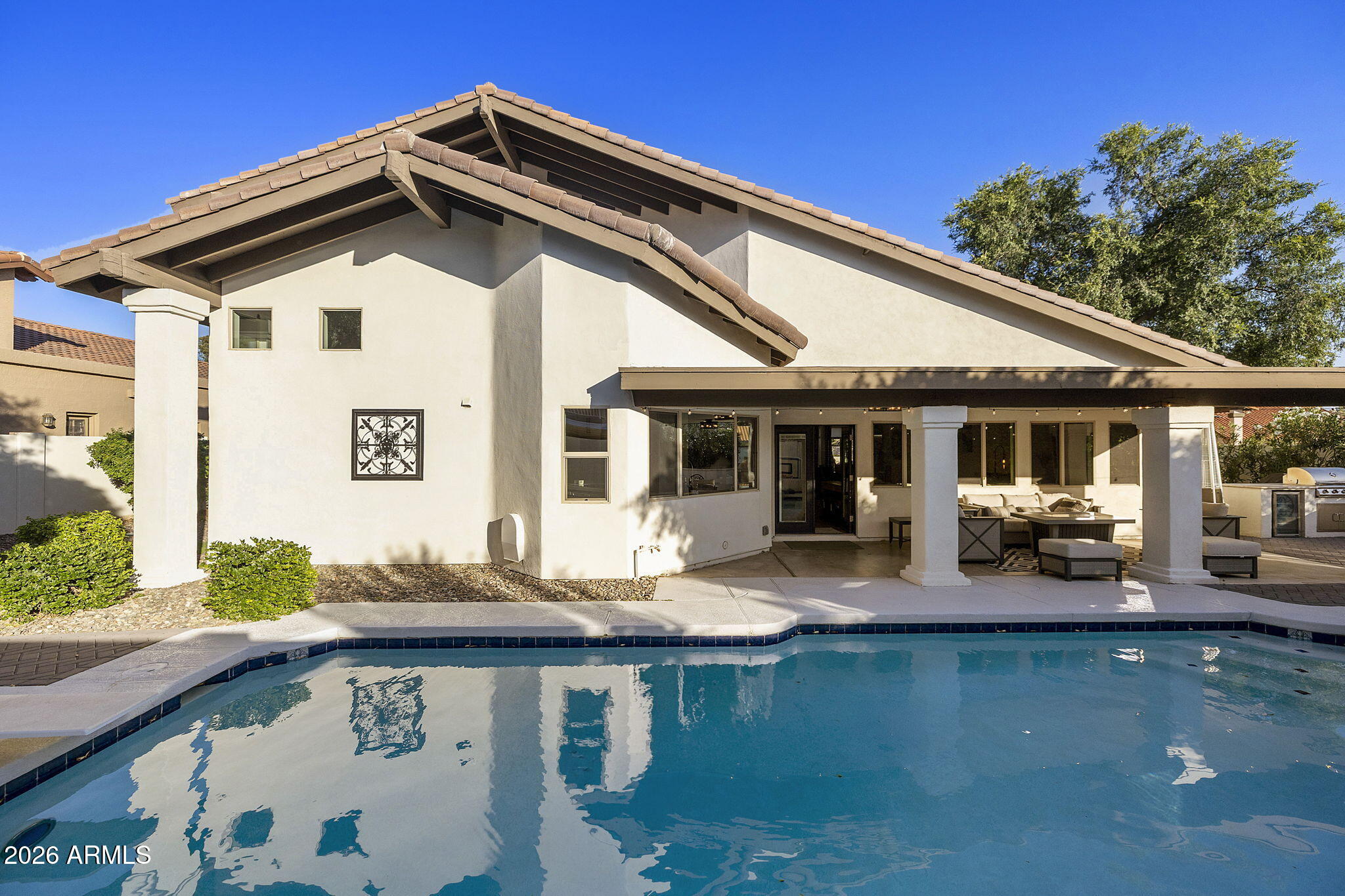 PARADISE PARK MANOR 2 - Residential