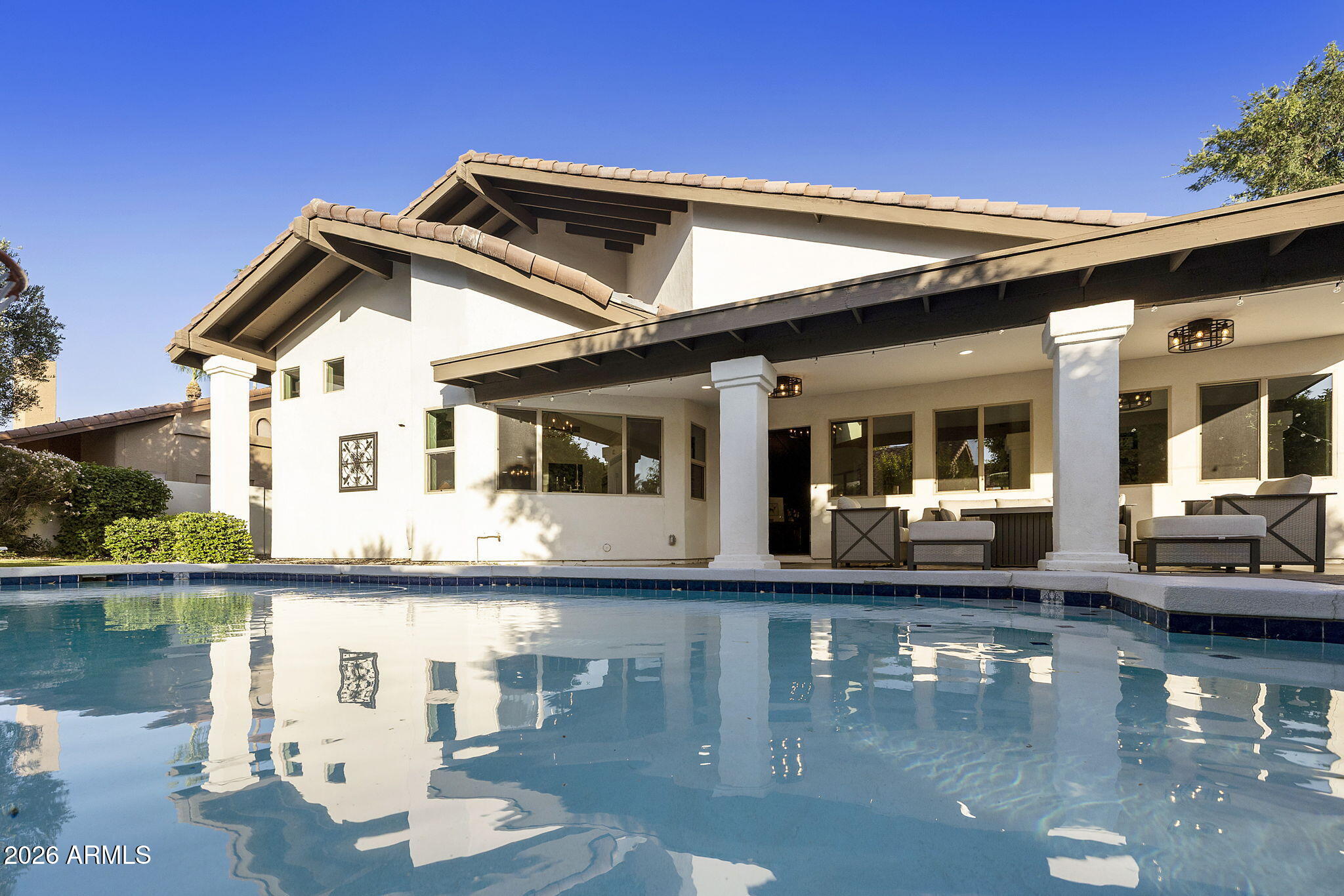 PARADISE PARK MANOR 2 - Residential