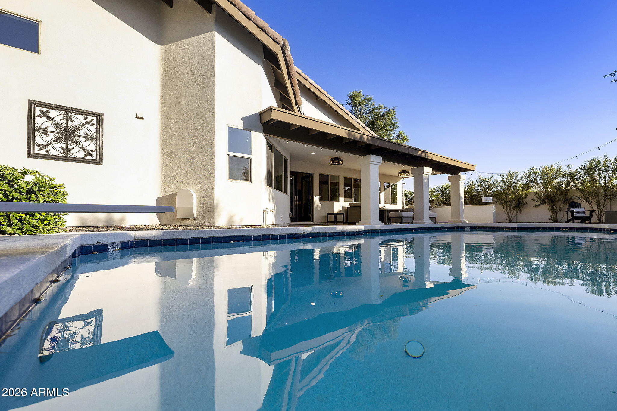 PARADISE PARK MANOR 2 - Residential