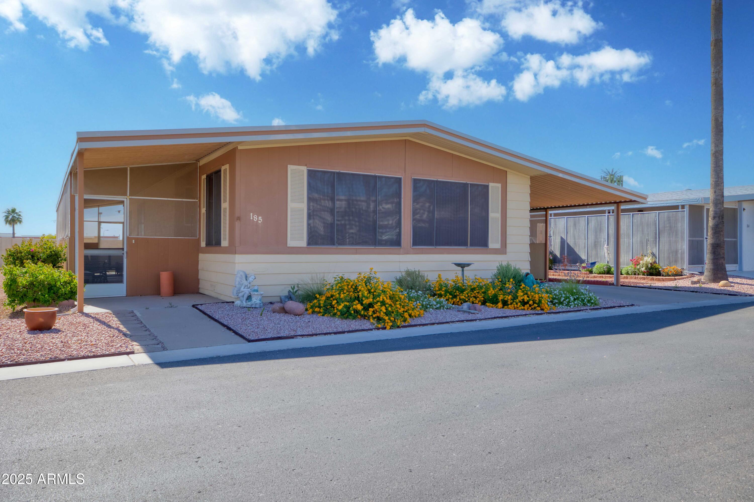 Holiday Palms - Residential