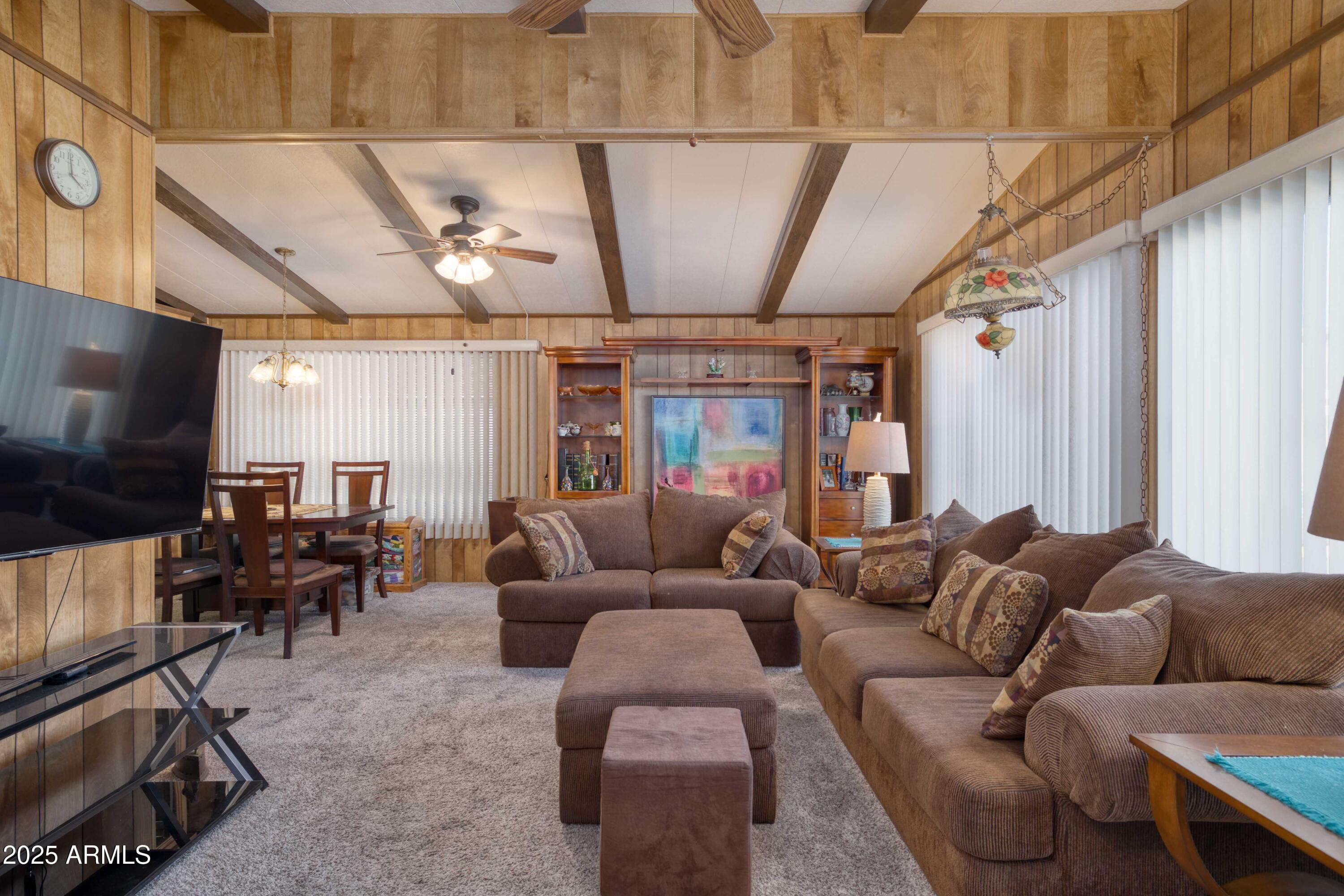 Holiday Palms - Residential