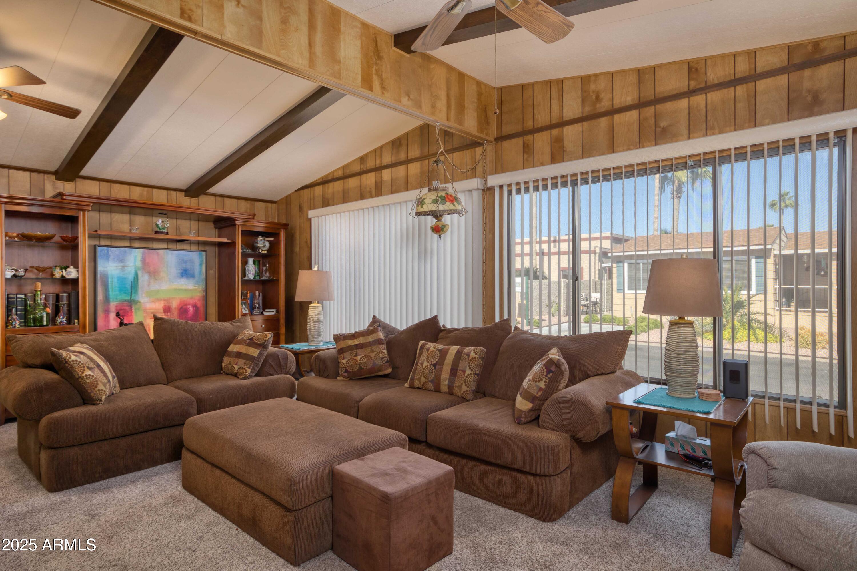 Holiday Palms - Residential