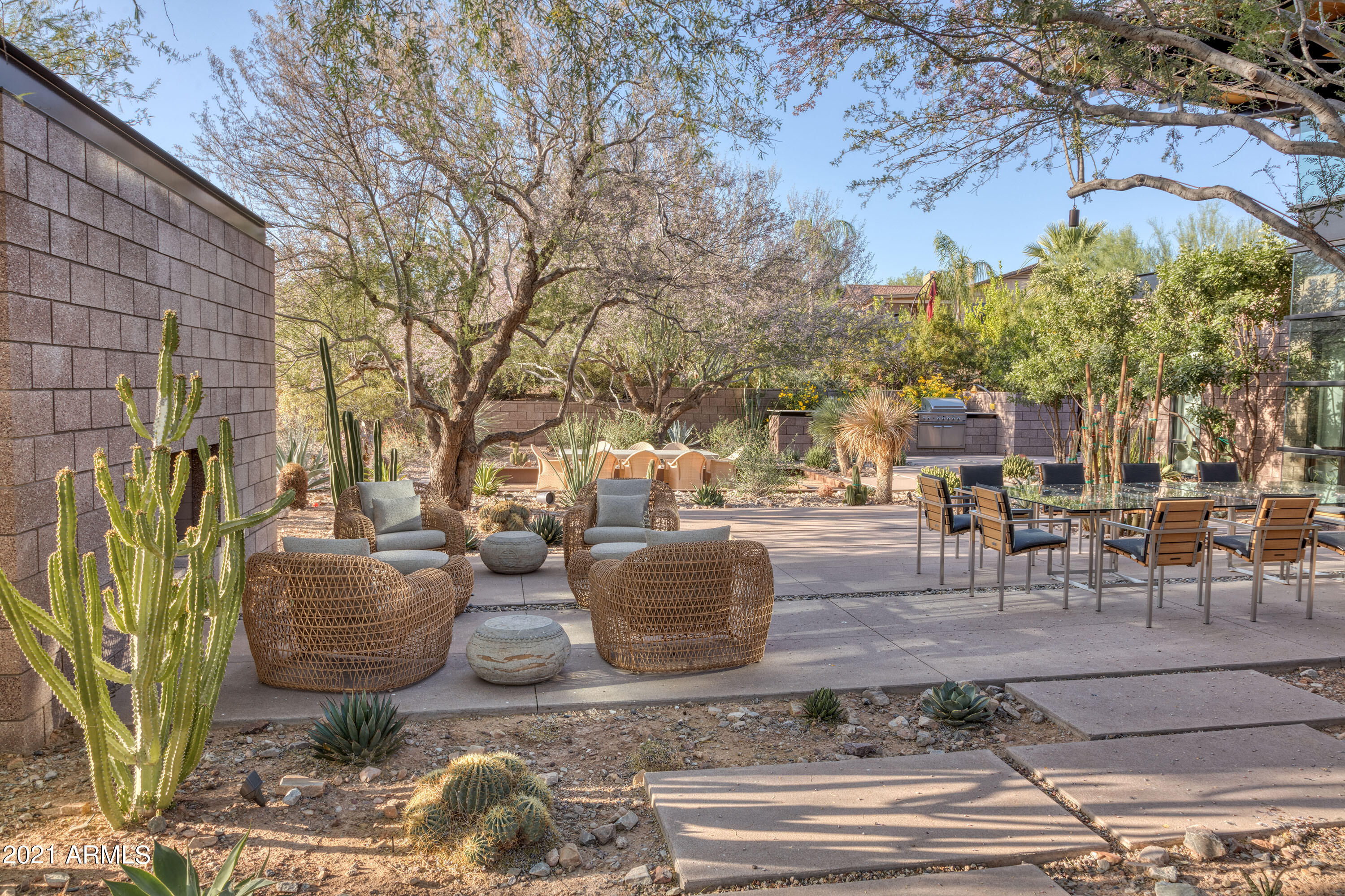 ARROYO HEIGHTS - Residential