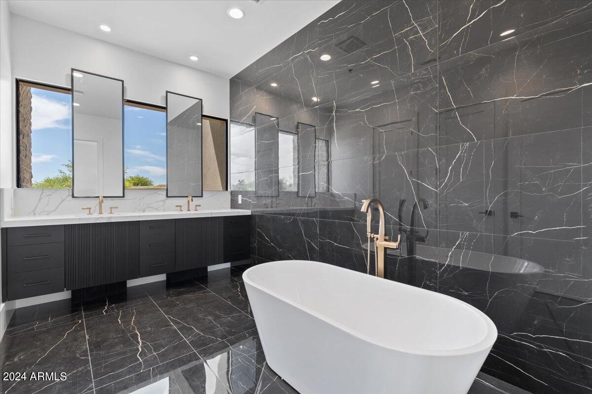 DESERT MOUNTAIN PHASE 2 UNIT 6 LT 1-94 TR A B - Residential