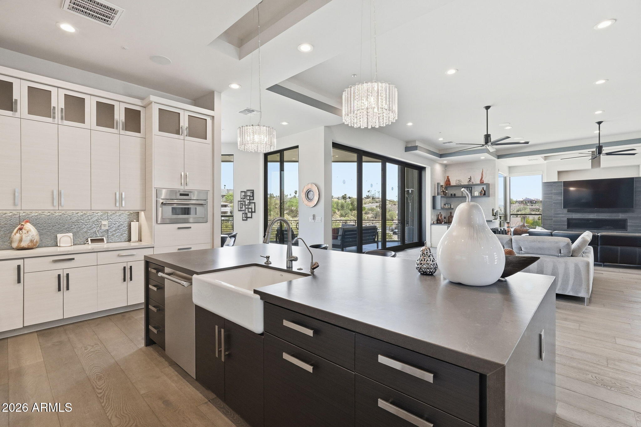 PALATIAL ESTATES - Residential