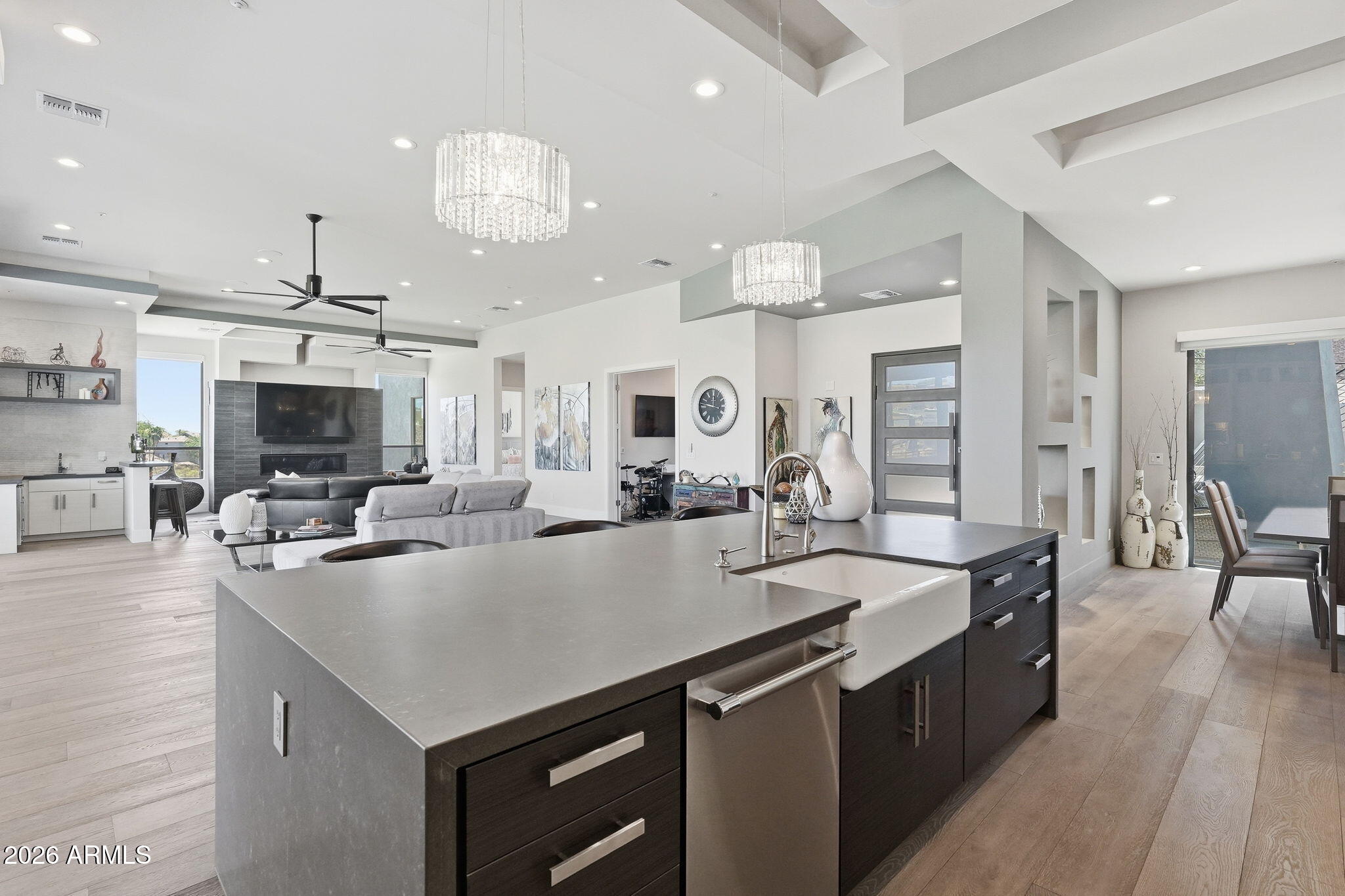PALATIAL ESTATES - Residential