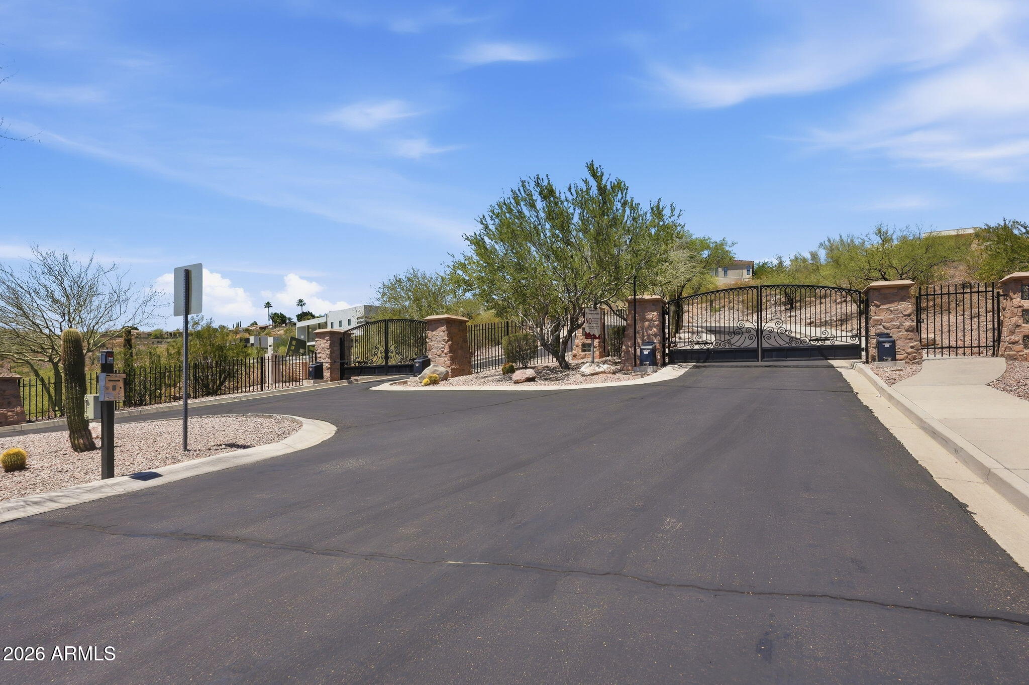 PALATIAL ESTATES - Residential