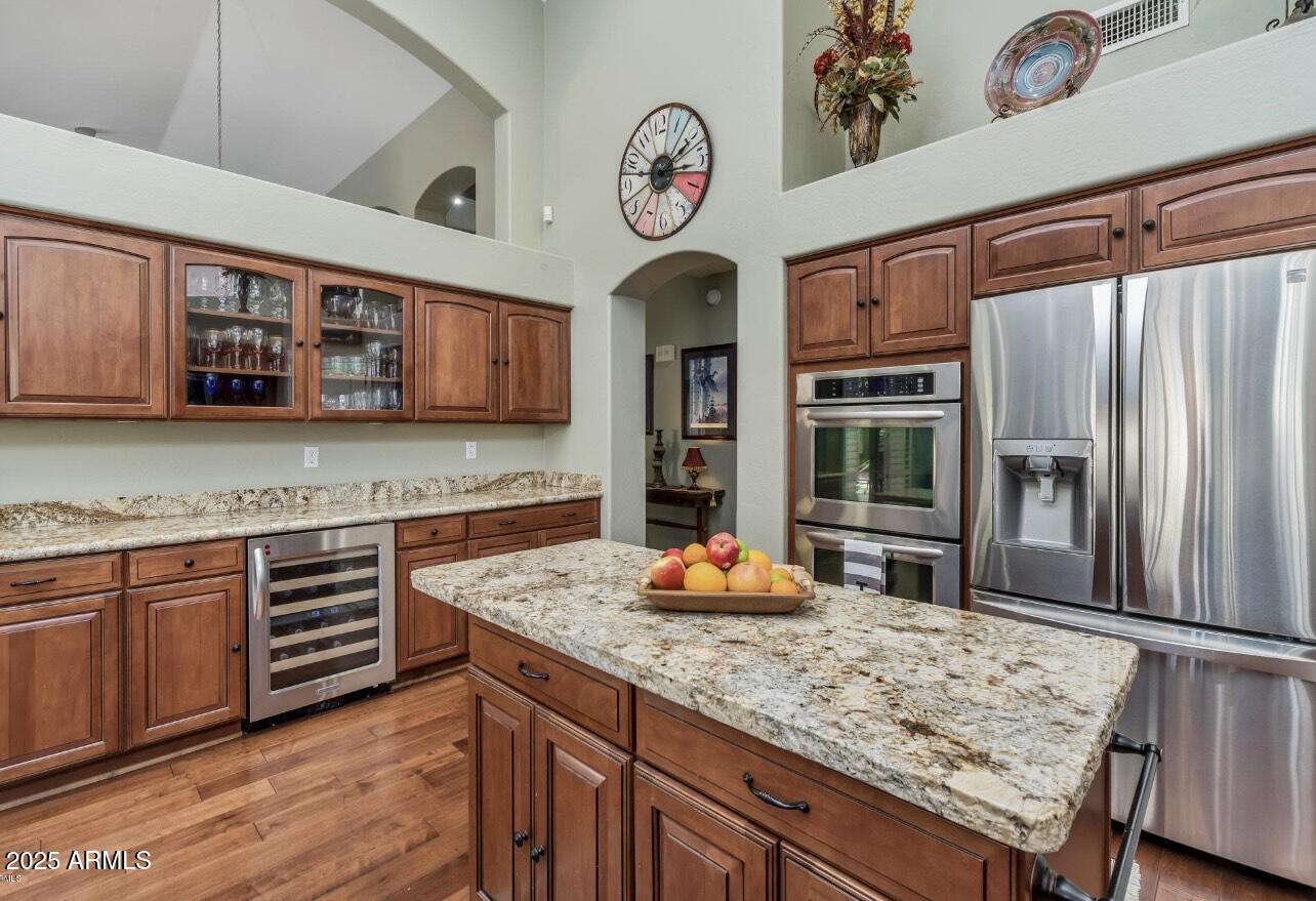 TRIPLE CROWN 2 - Residential