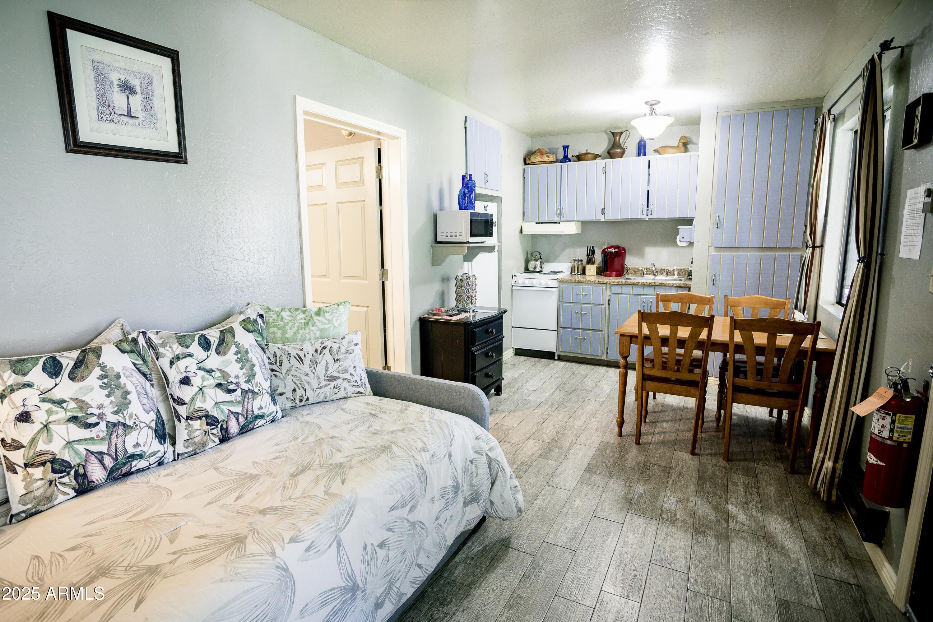 S10 T23S R20E - Residential
