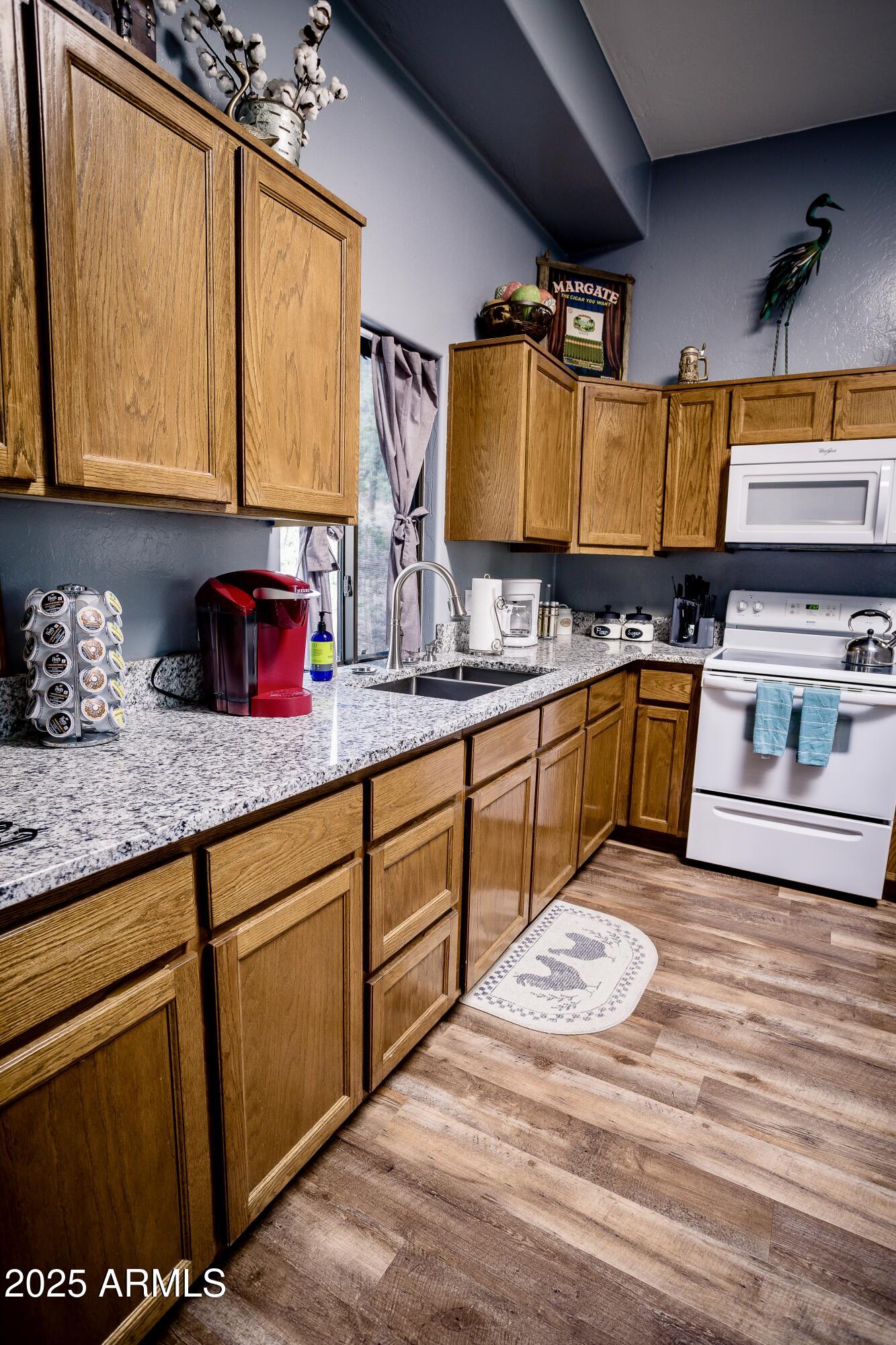 S10 T23S R20E - Residential