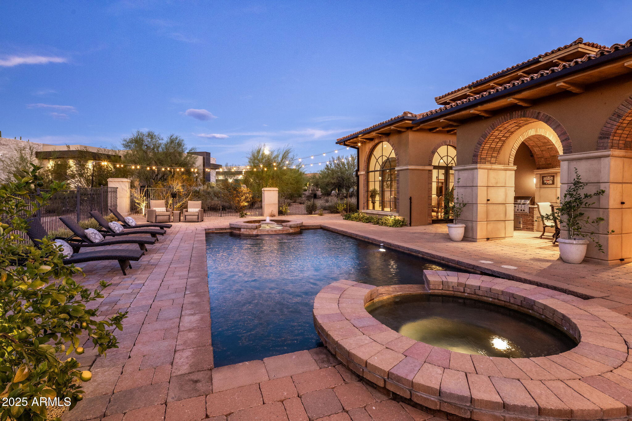 WHISPER ROCK UNIT 1 - Residential