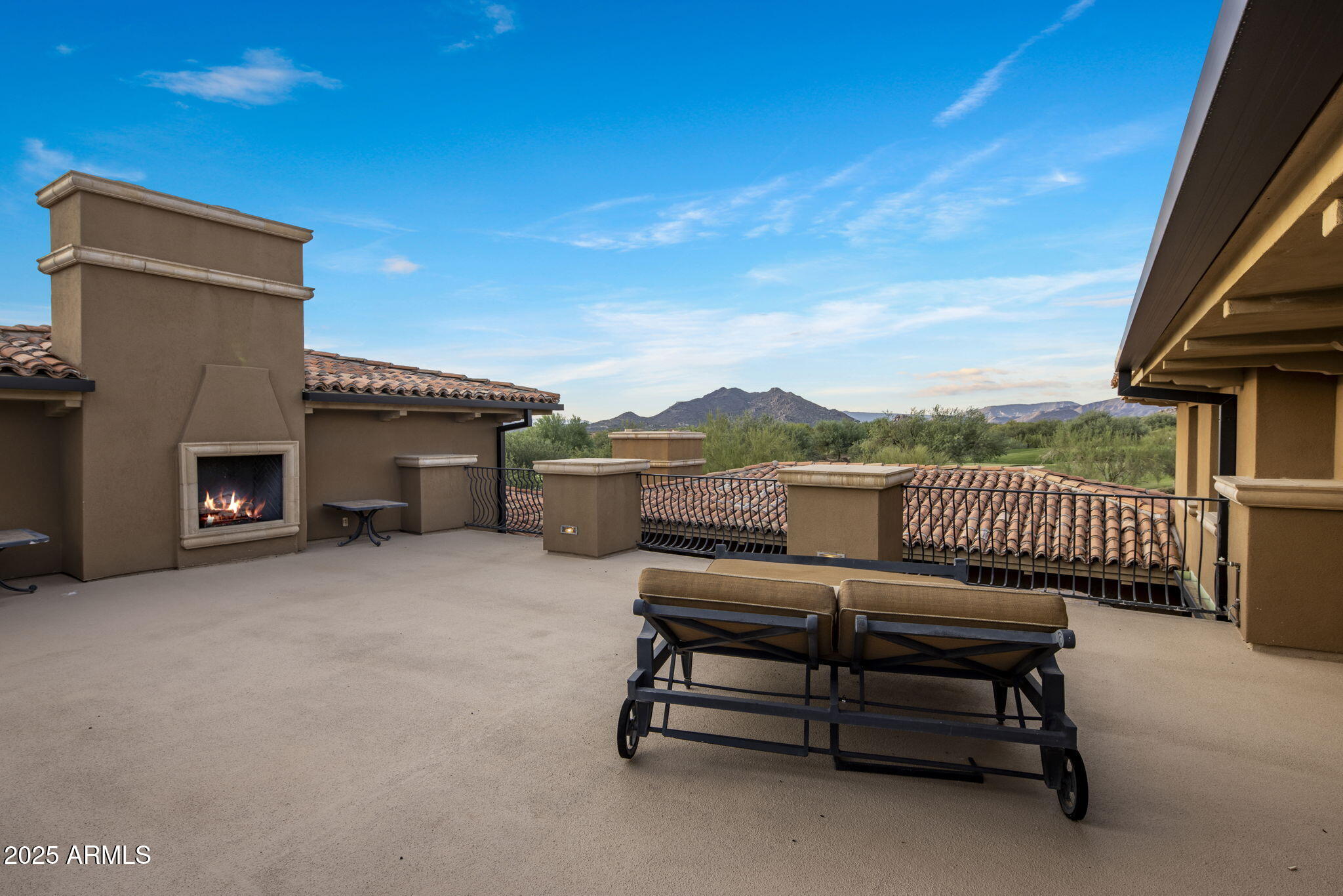 WHISPER ROCK UNIT 1 - Residential