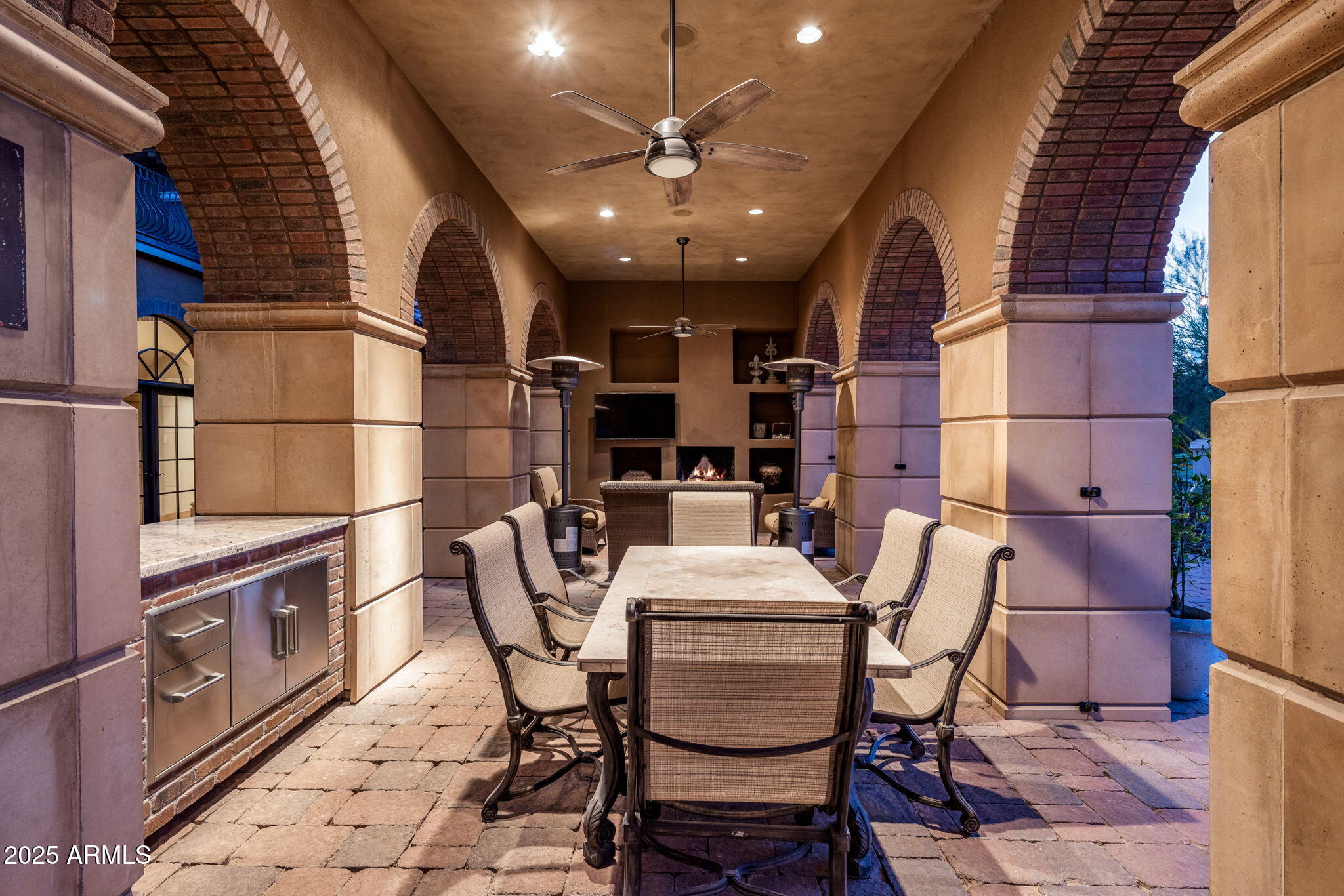 WHISPER ROCK UNIT 1 - Residential