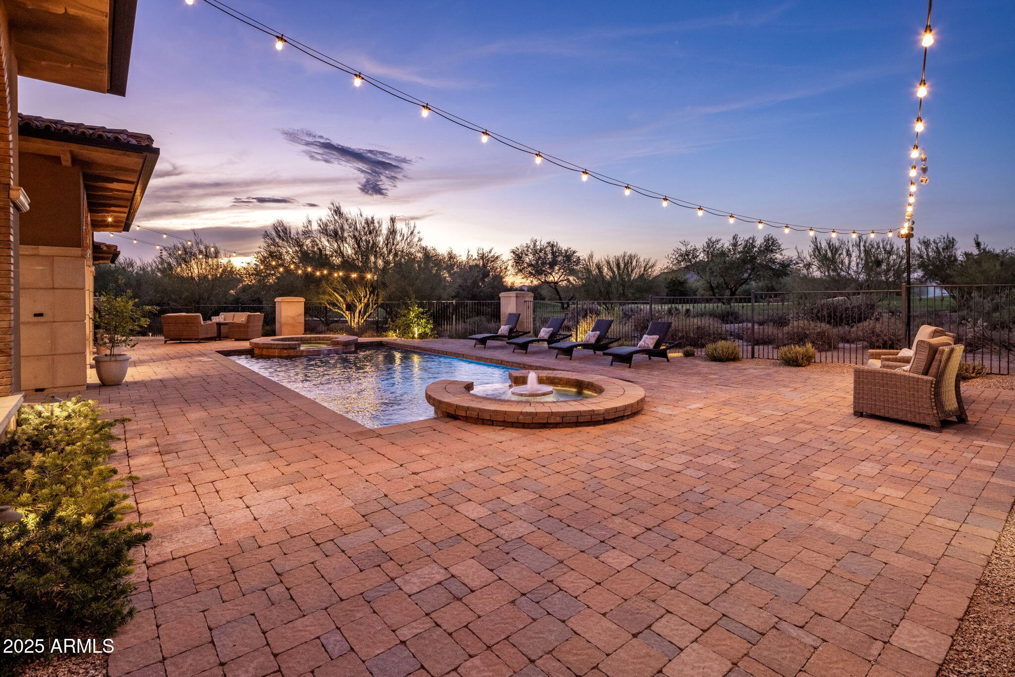 WHISPER ROCK UNIT 1 - Residential