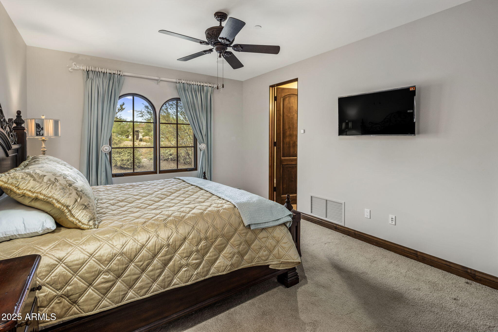 WHISPER ROCK UNIT 1 - Residential