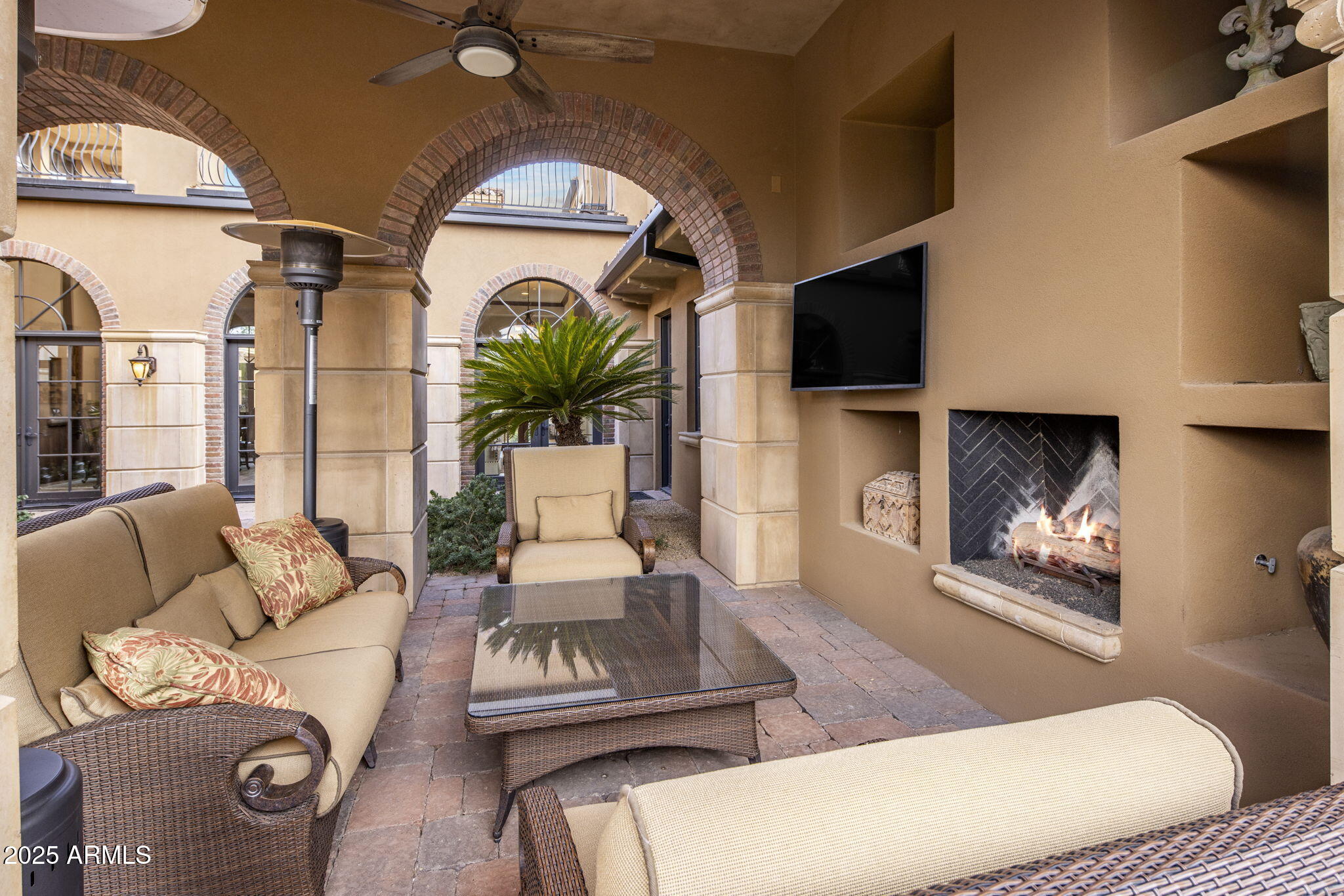 WHISPER ROCK UNIT 1 - Residential
