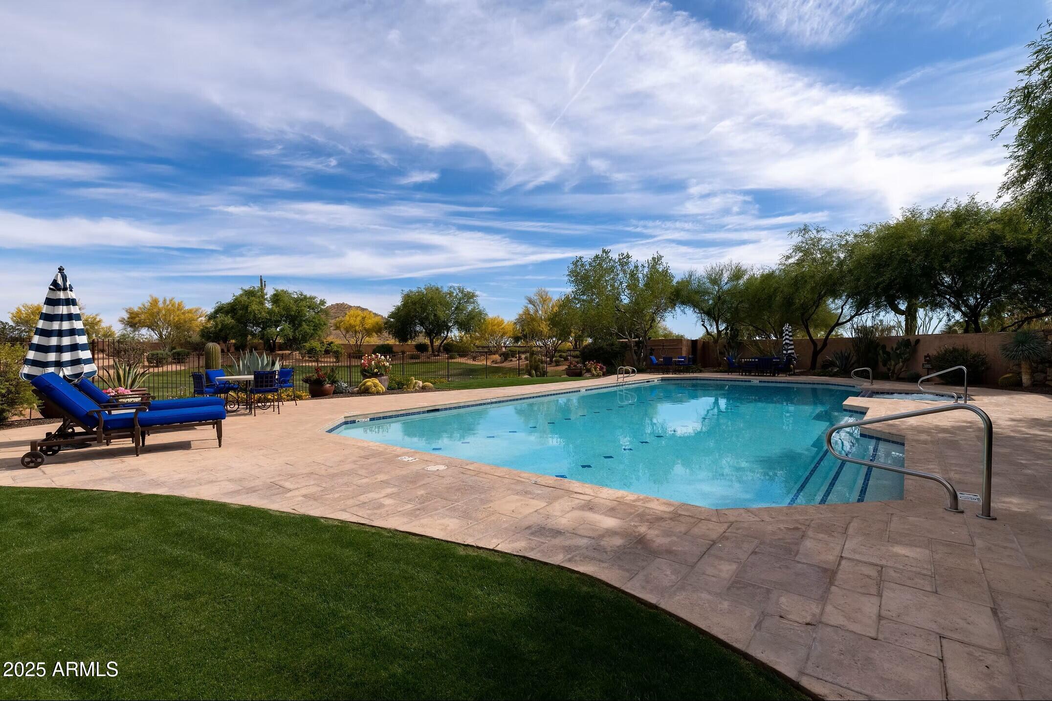 WHISPER ROCK UNIT 1 - Residential