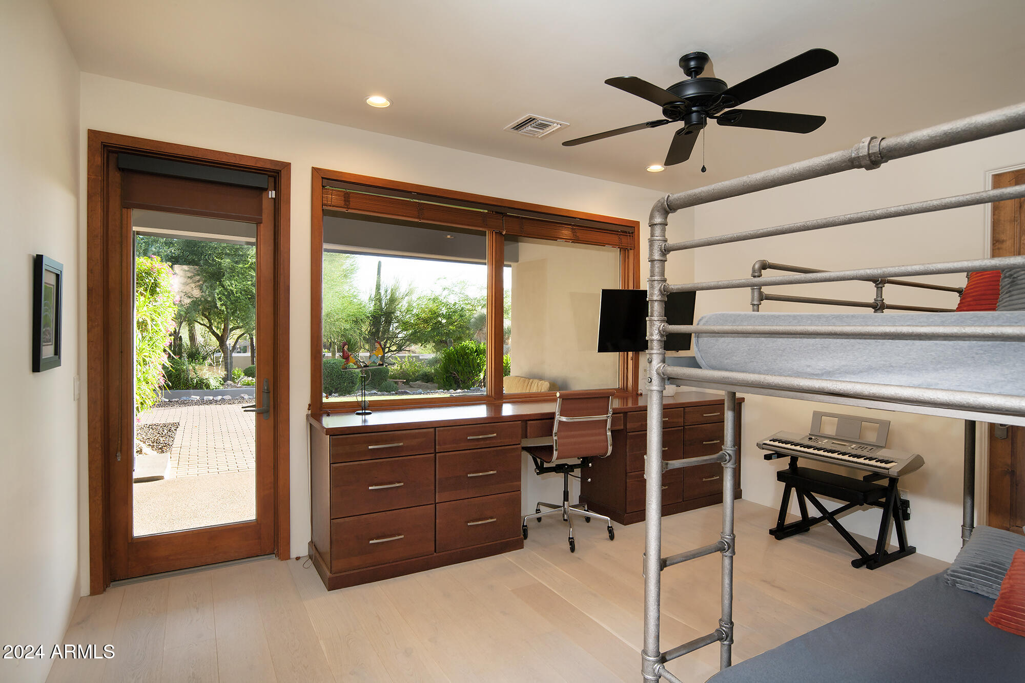 PINNACLE PEAK HEIGHTS 5 - Residential