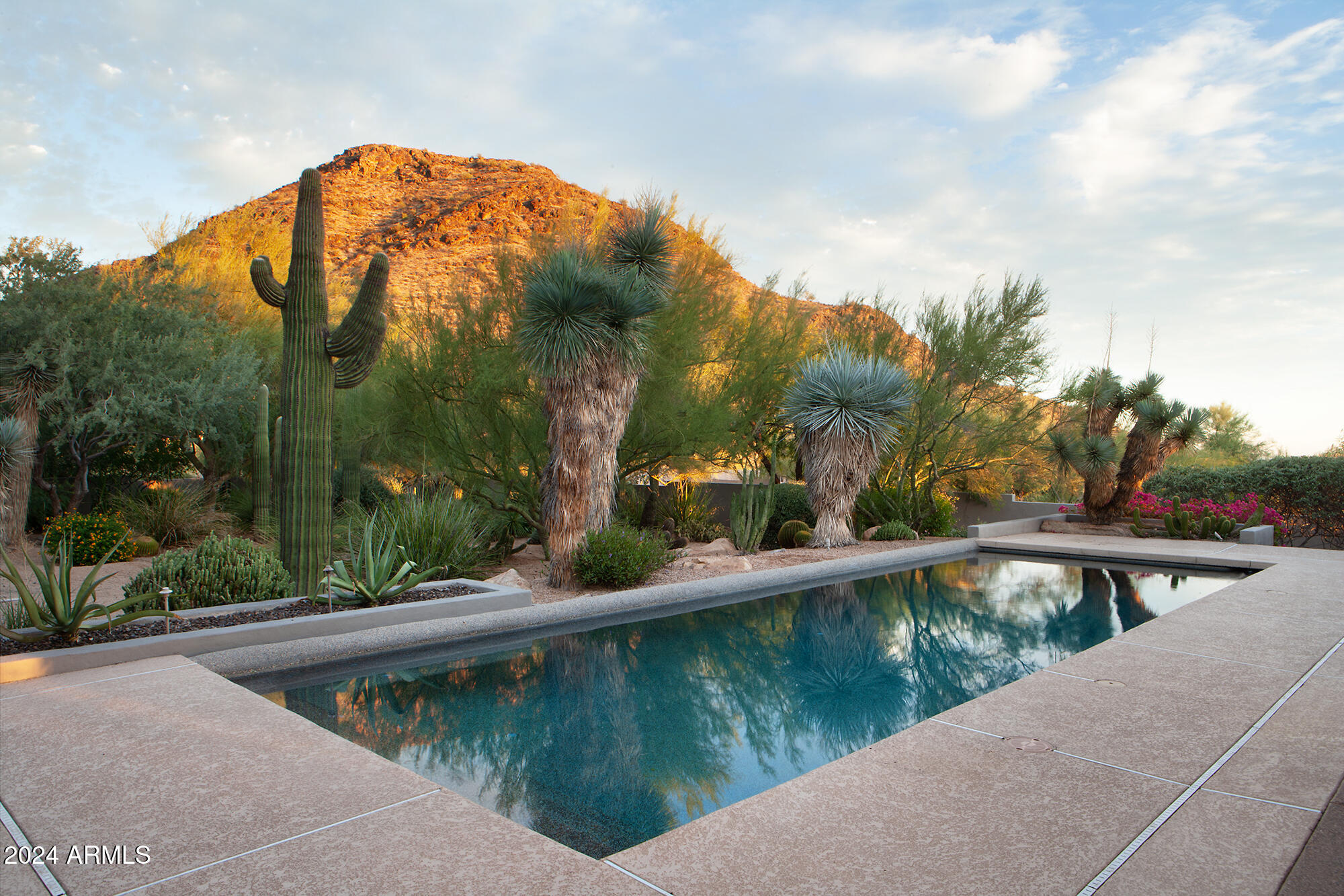PINNACLE PEAK HEIGHTS 5 - Residential