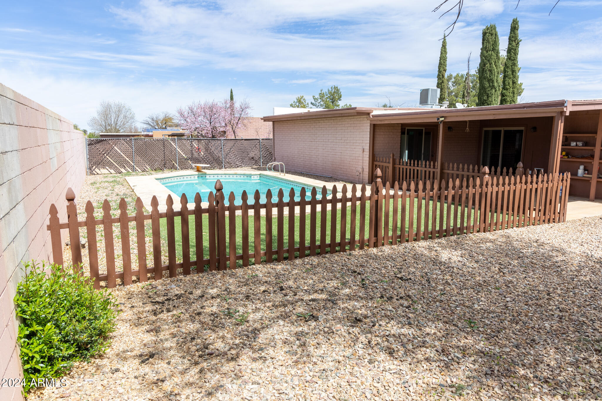 THE MEADOWS - Residential