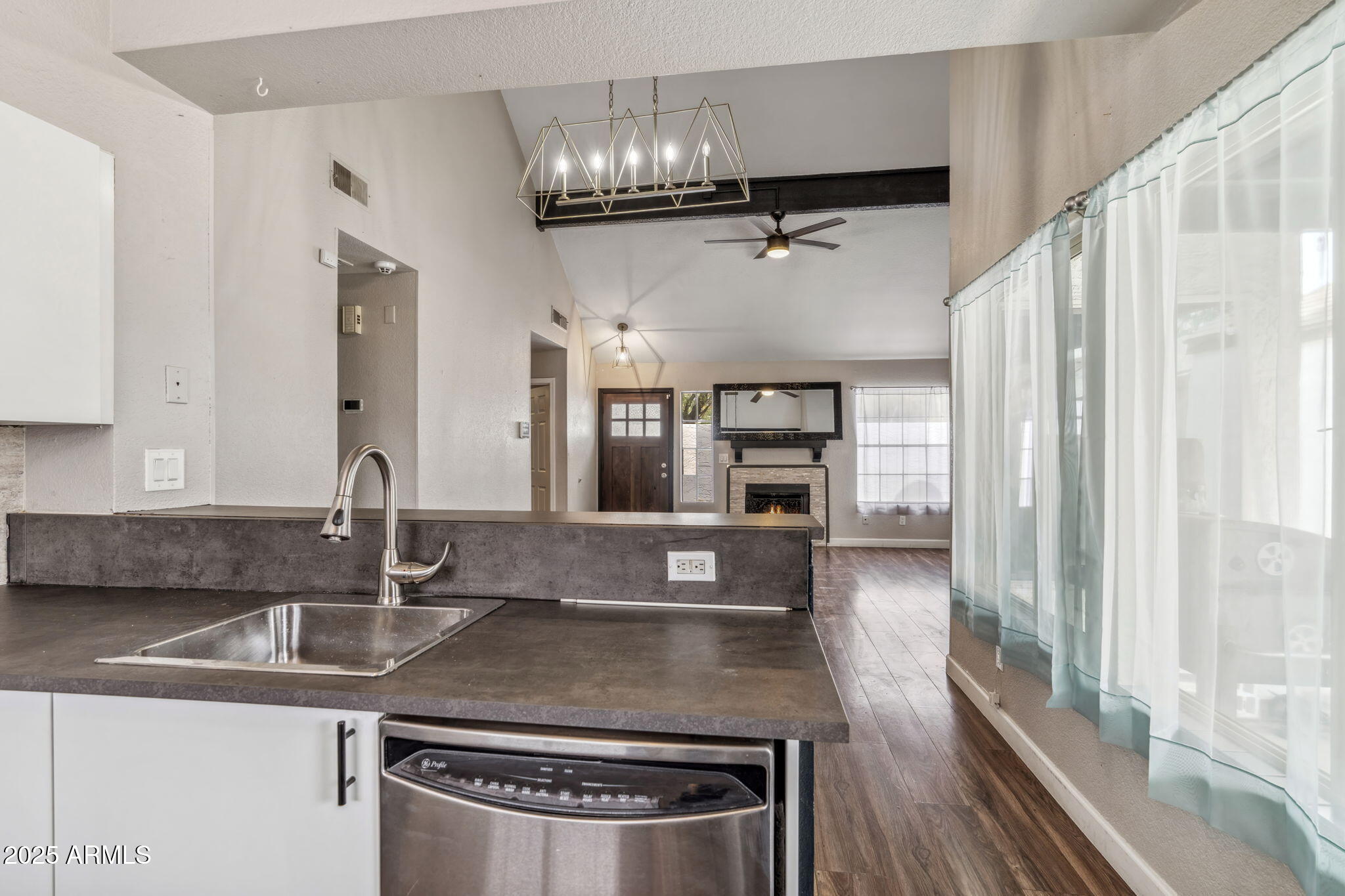 ROSE GARDEN PLACE UNIT 3 LOT 404-541 - Residential Lease