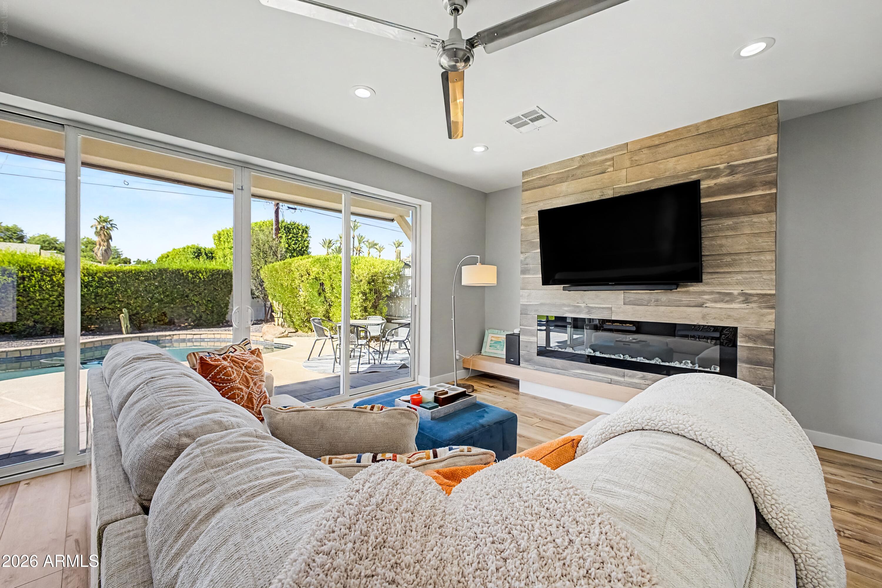 DATELAND LOTS 1-18 - Residential