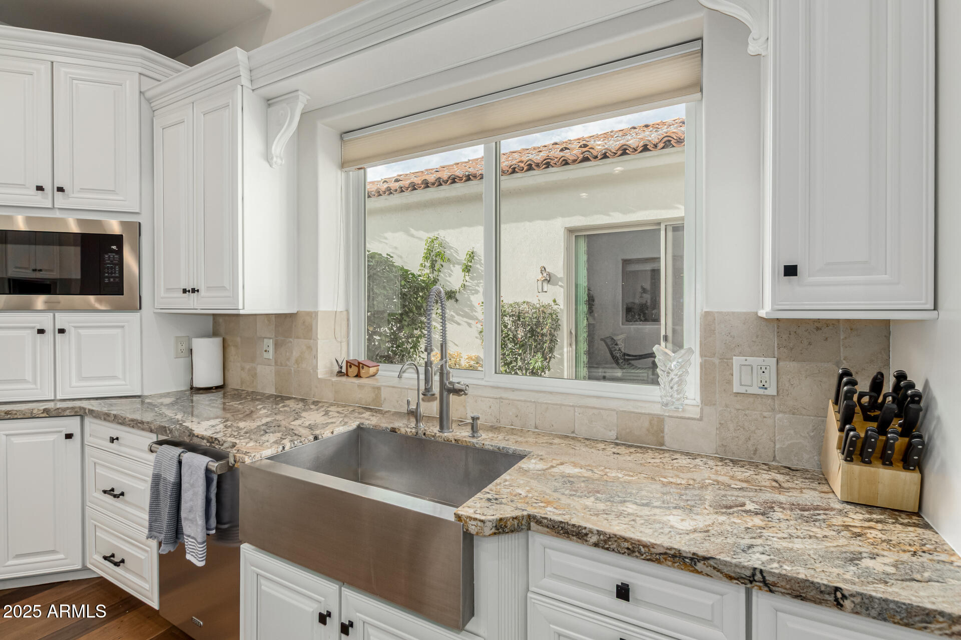 FOOTHILLS RANCHOS - Residential