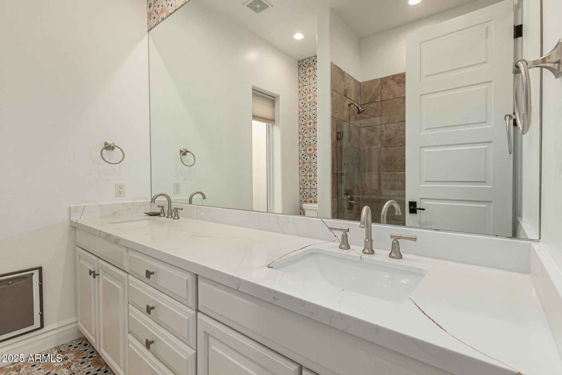 FOOTHILLS RANCHOS - Residential