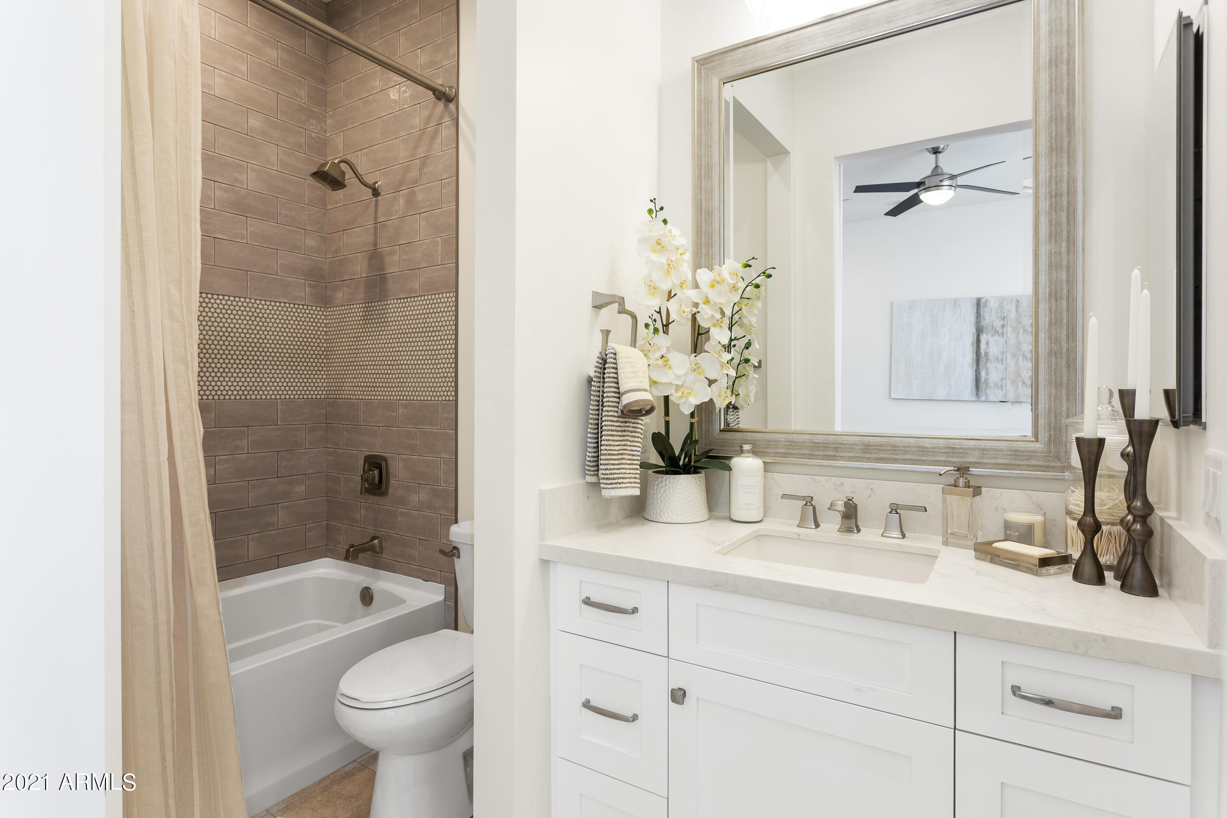 LA COLINA PER MCR 177-35 - Residential