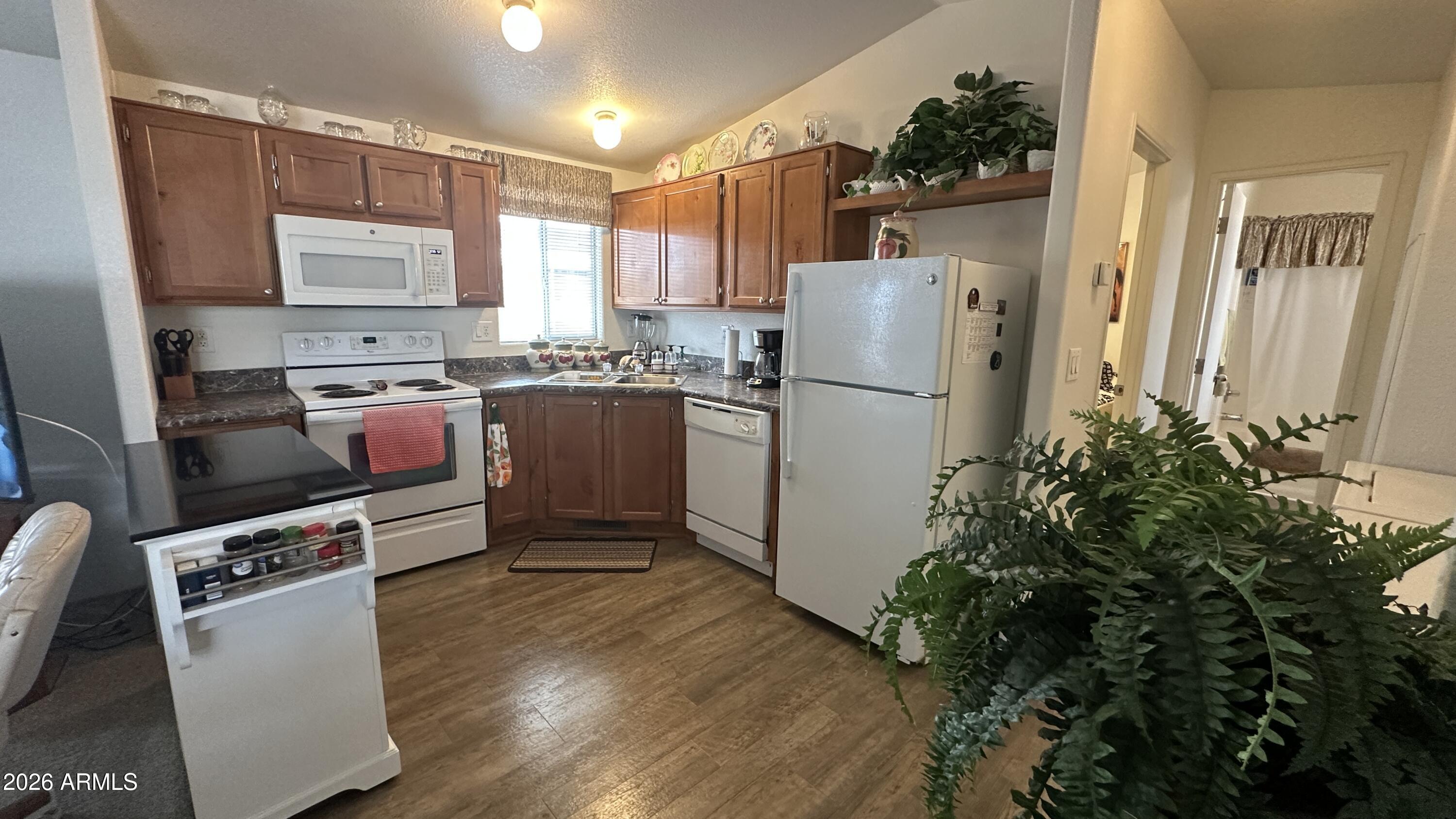 Pueblo  Manor - Residential