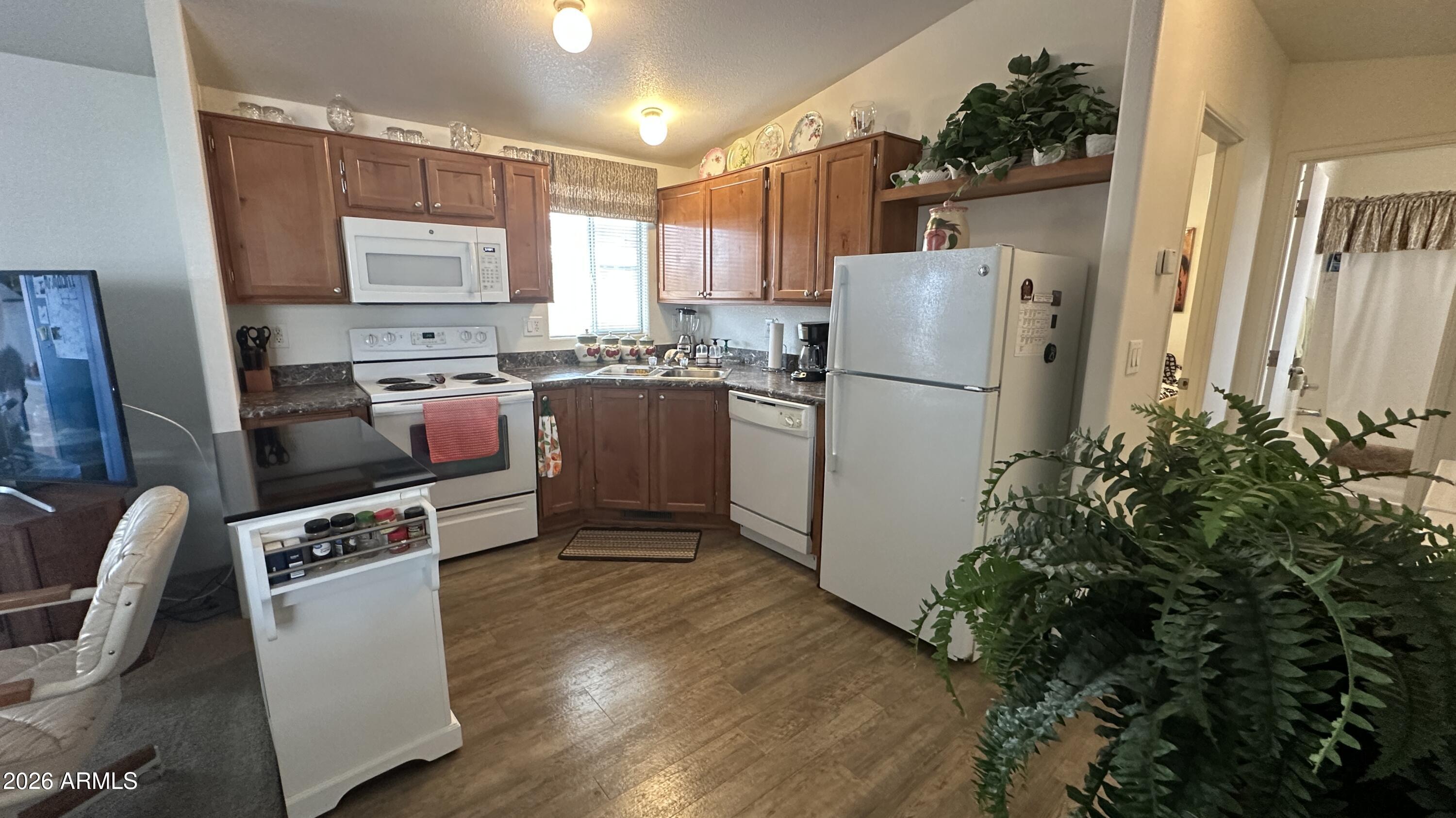 Pueblo  Manor - Residential
