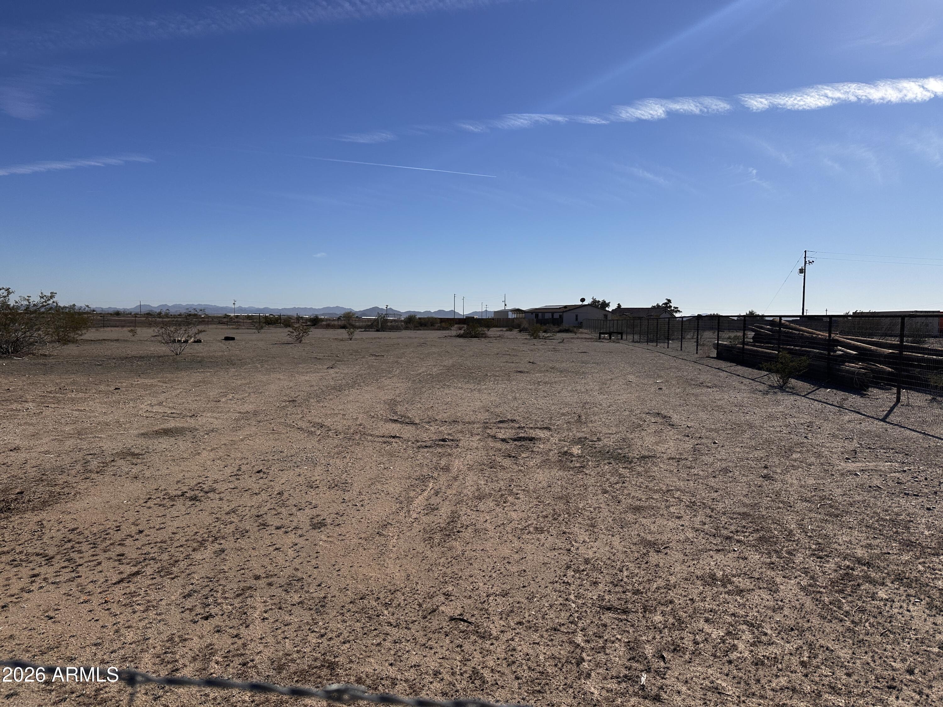 Here is your opportunity to own an acre of land in the city of Buckeye, located on a non HOA neighborhood! Easy access to the I 10 freeway