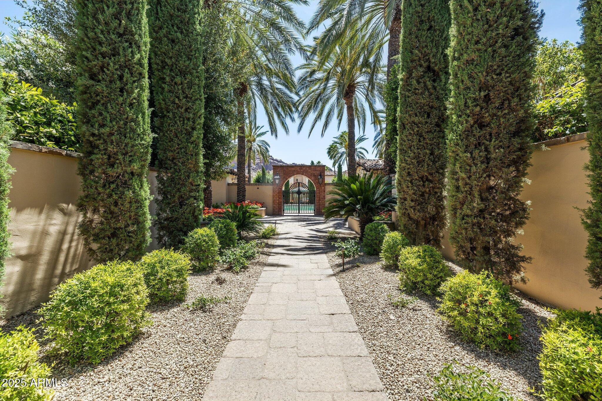 Luxury Villas at Montelucia - Residential