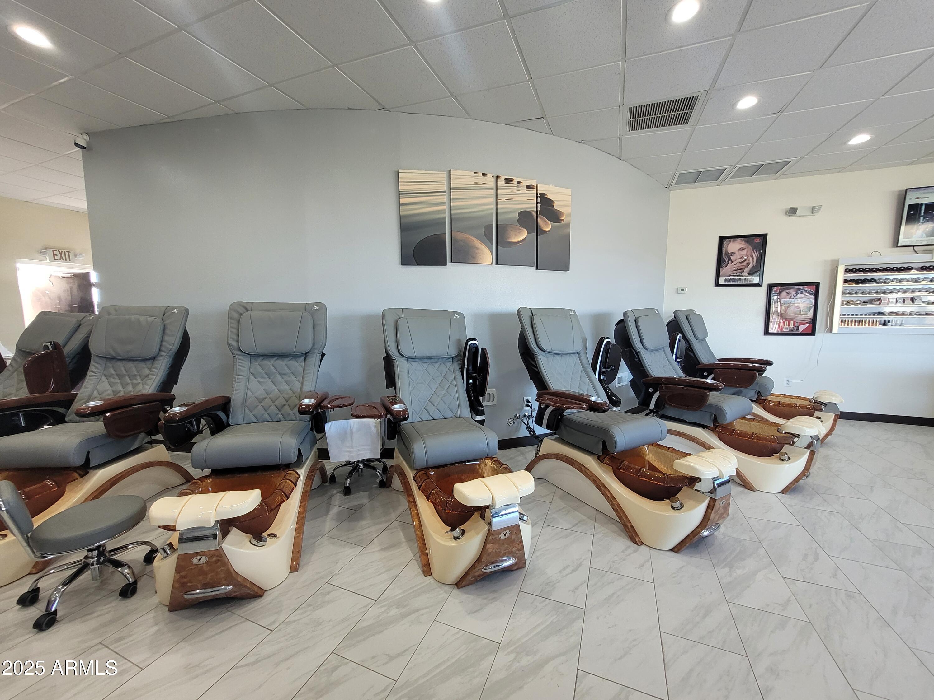MAIN STREET PLAZA - Commercial Sale