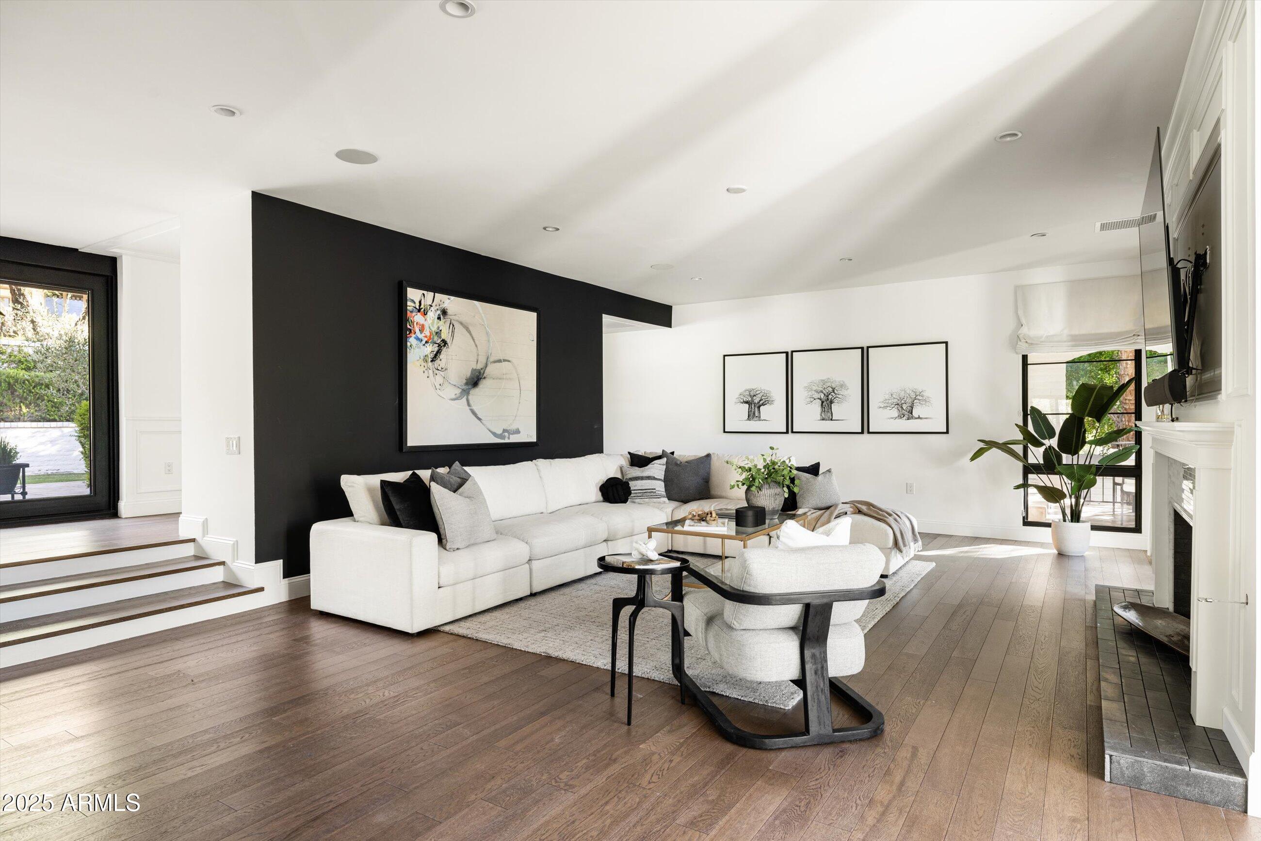 CAMELBACK CANYON - Residential