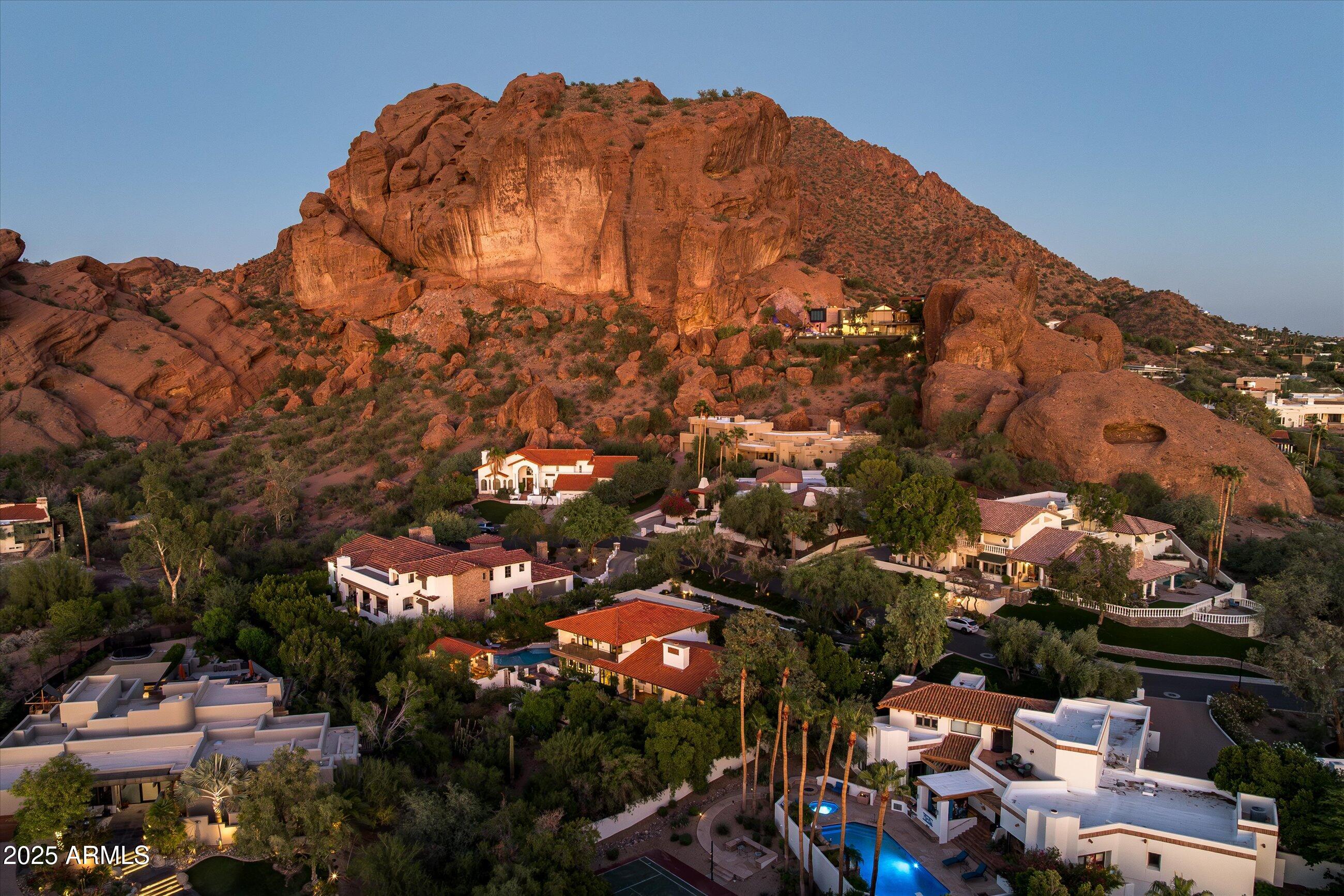 CAMELBACK CANYON - Residential