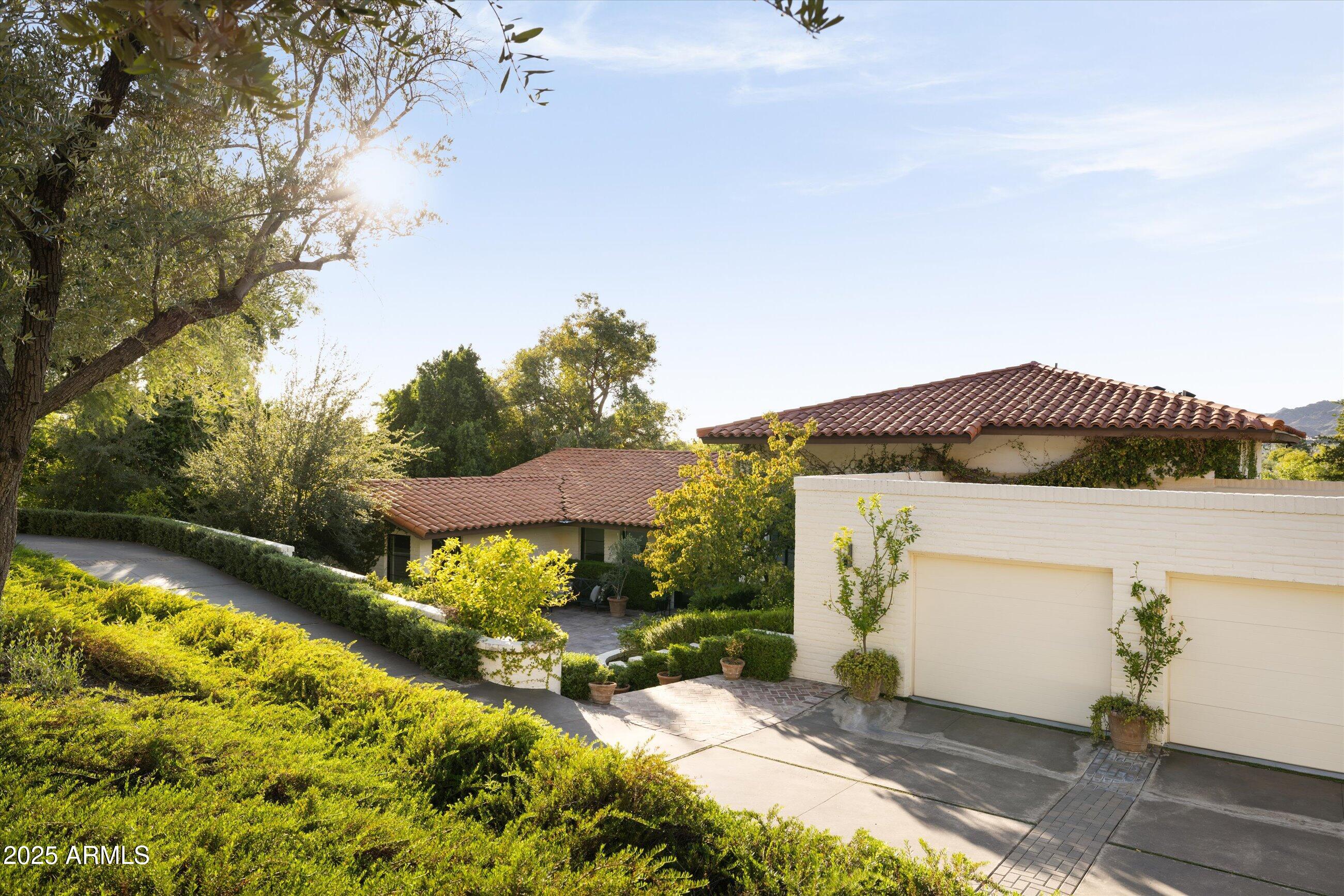 CAMELBACK CANYON - Residential